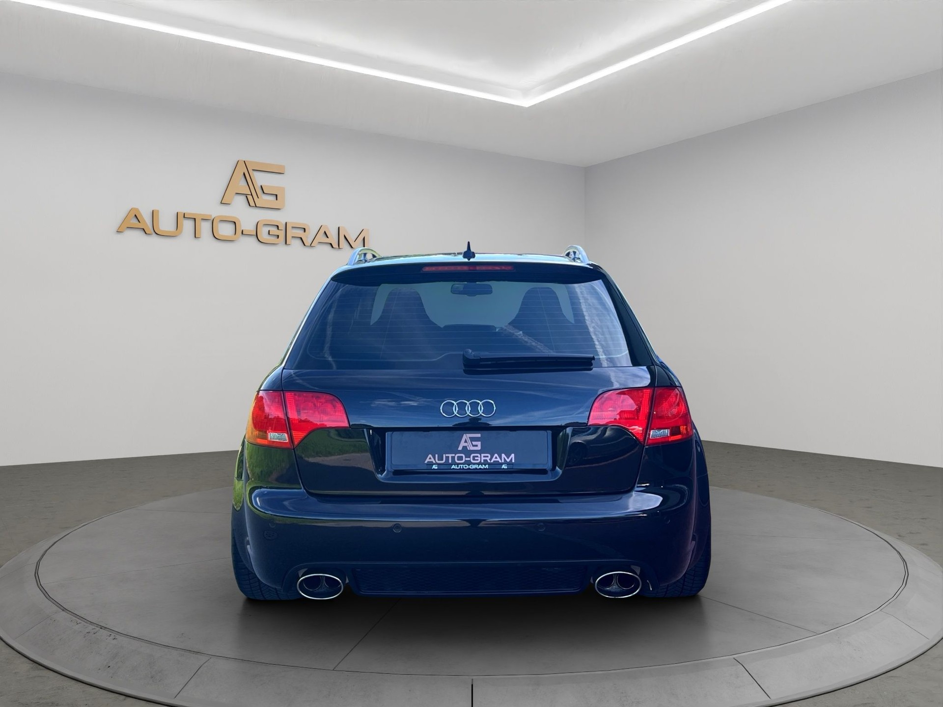 AUDI RS4 Avant 4.2 V8 quattro-image-5