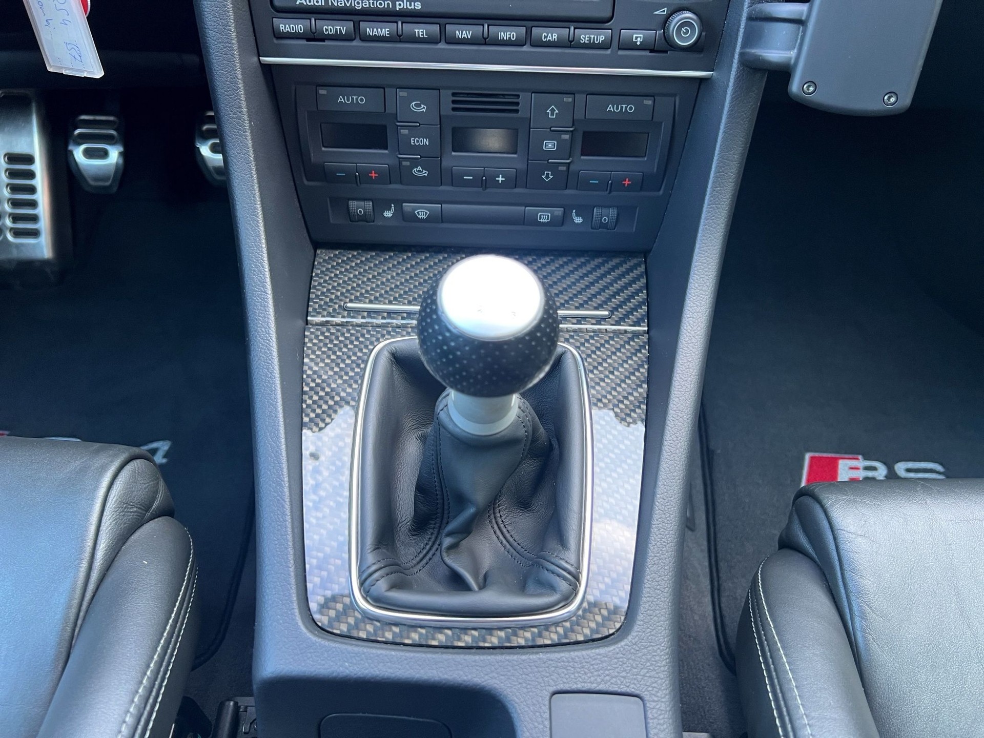 AUDI RS4 Avant 4.2 V8 quattro-image-10