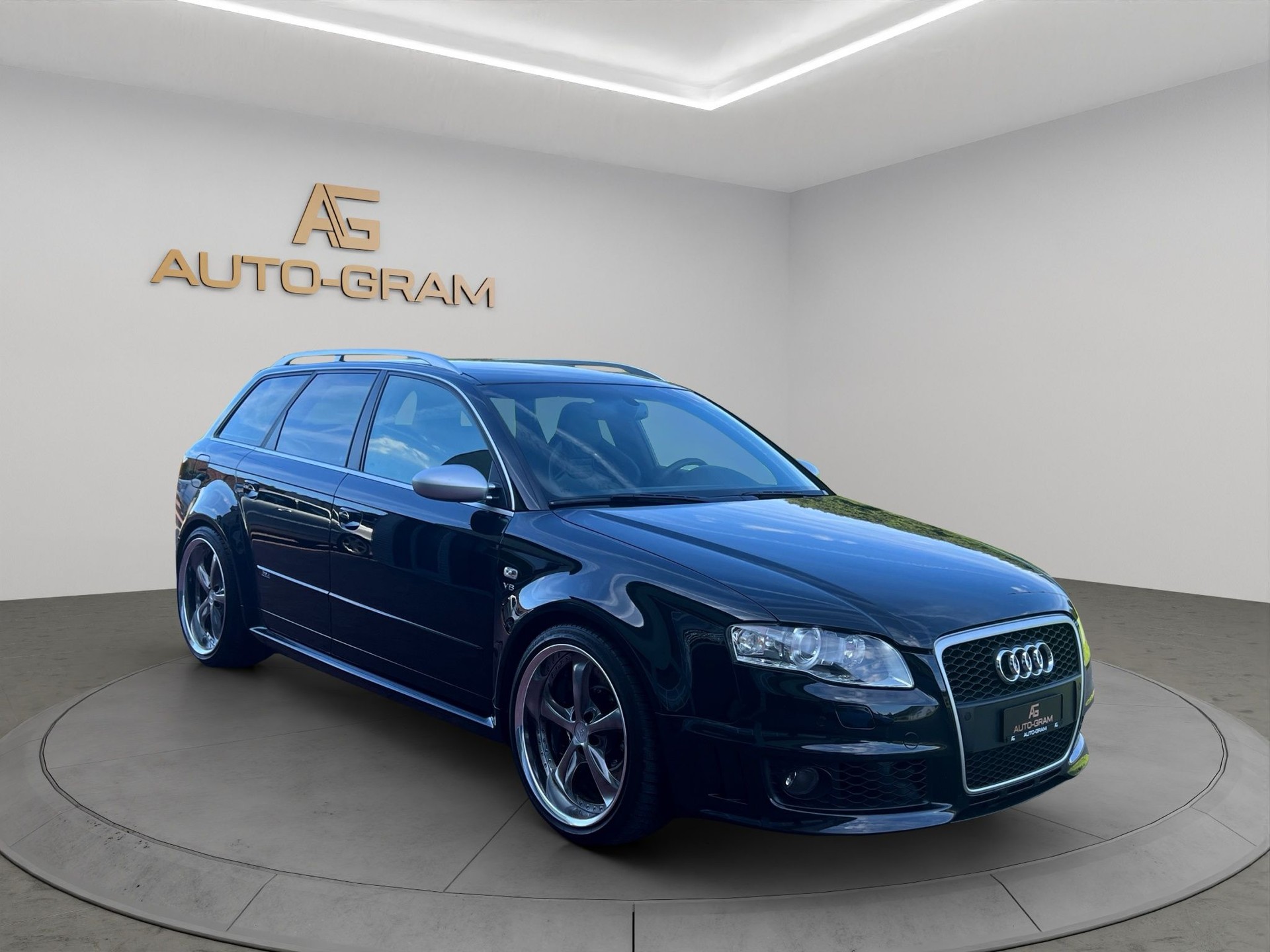 AUDI RS4 Avant 4.2 V8 quattro-image-23
