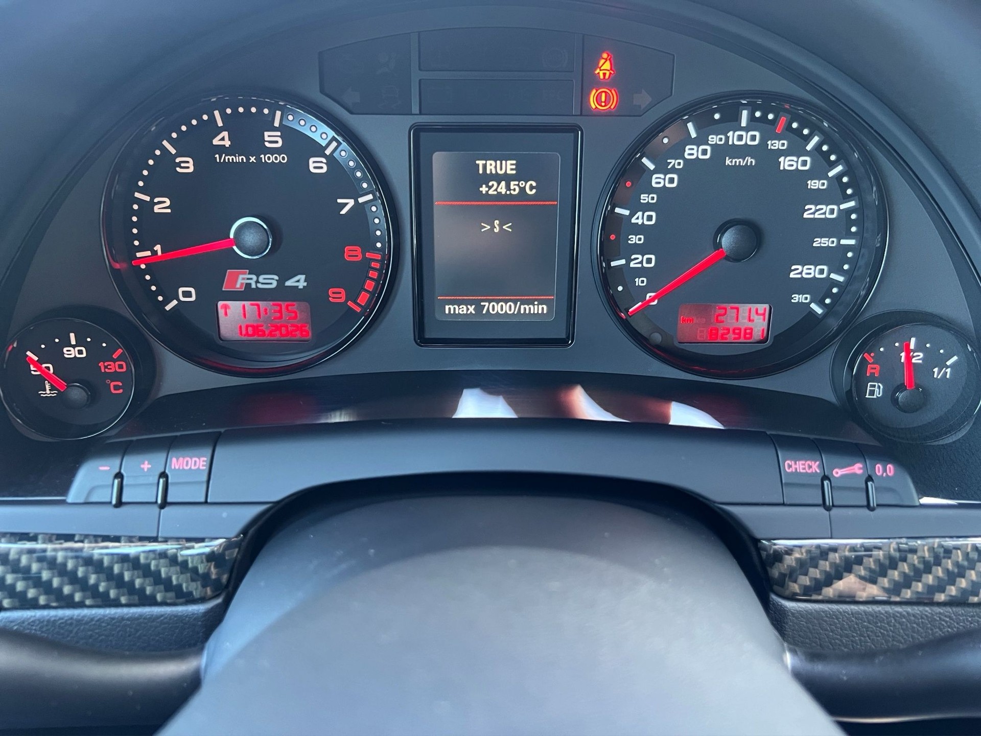 AUDI RS4 Avant 4.2 V8 quattro-image-18