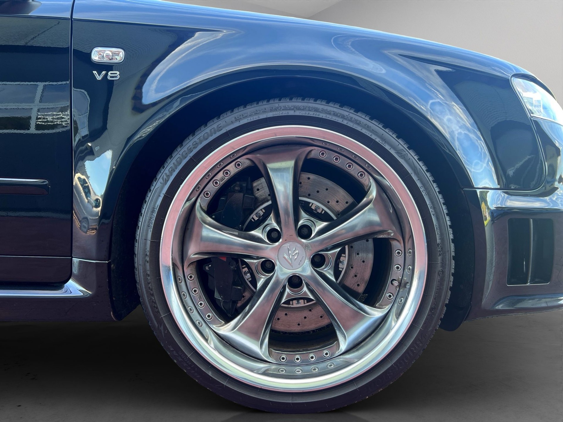 AUDI RS4 Avant 4.2 V8 quattro-showroom-element-3