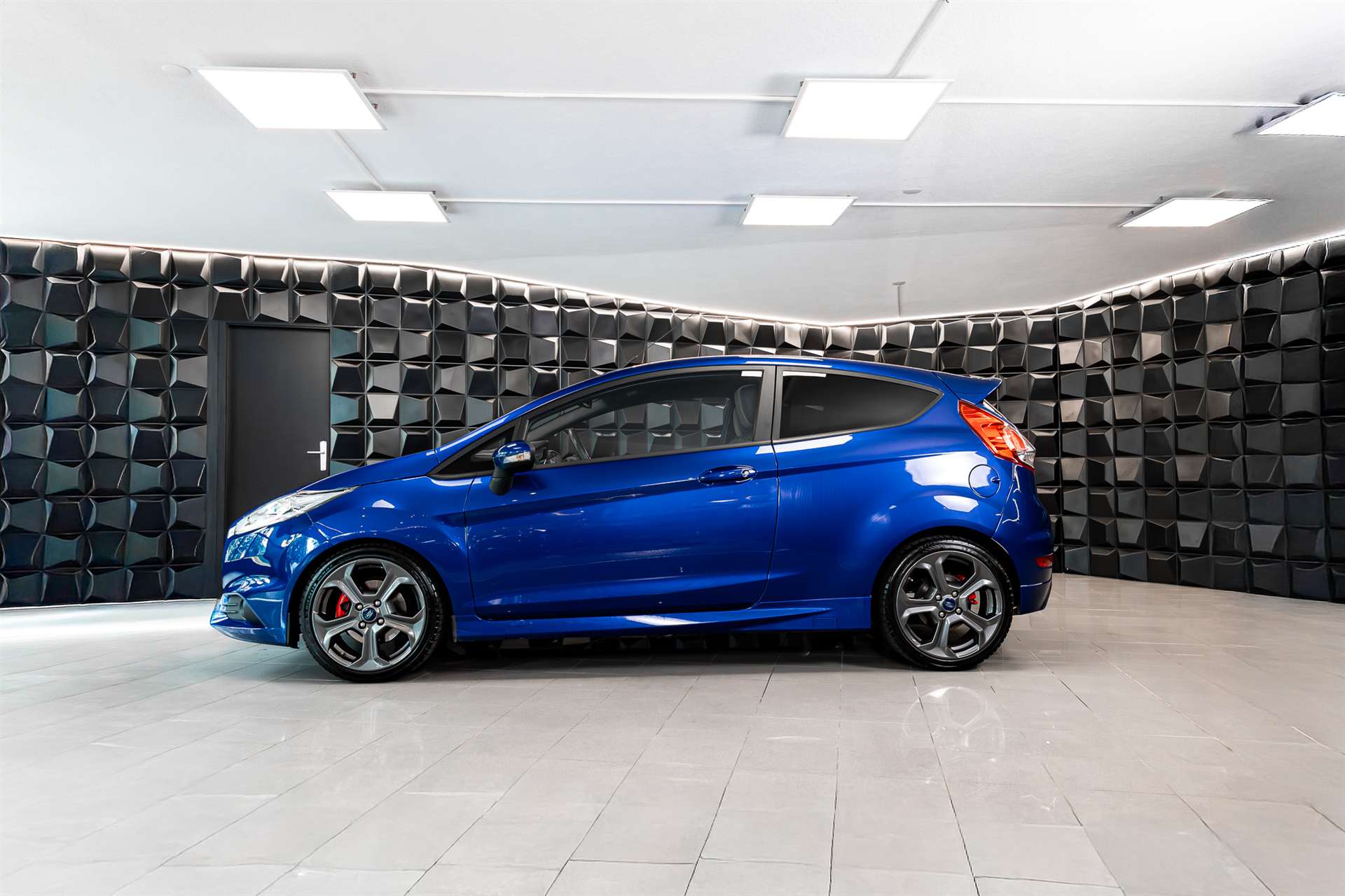 FORD Fiesta 1.6 SCTi ST-2-showroom-element-1