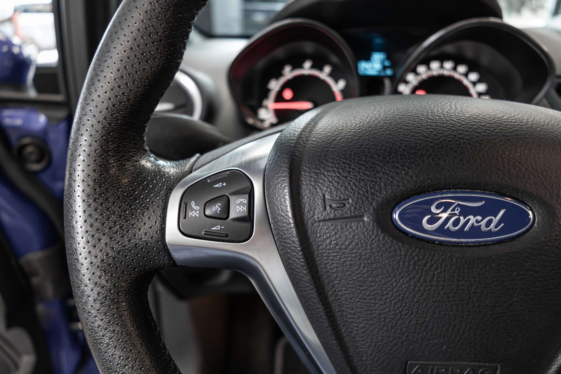 FORD Fiesta 1.6 SCTi ST-2-image-8