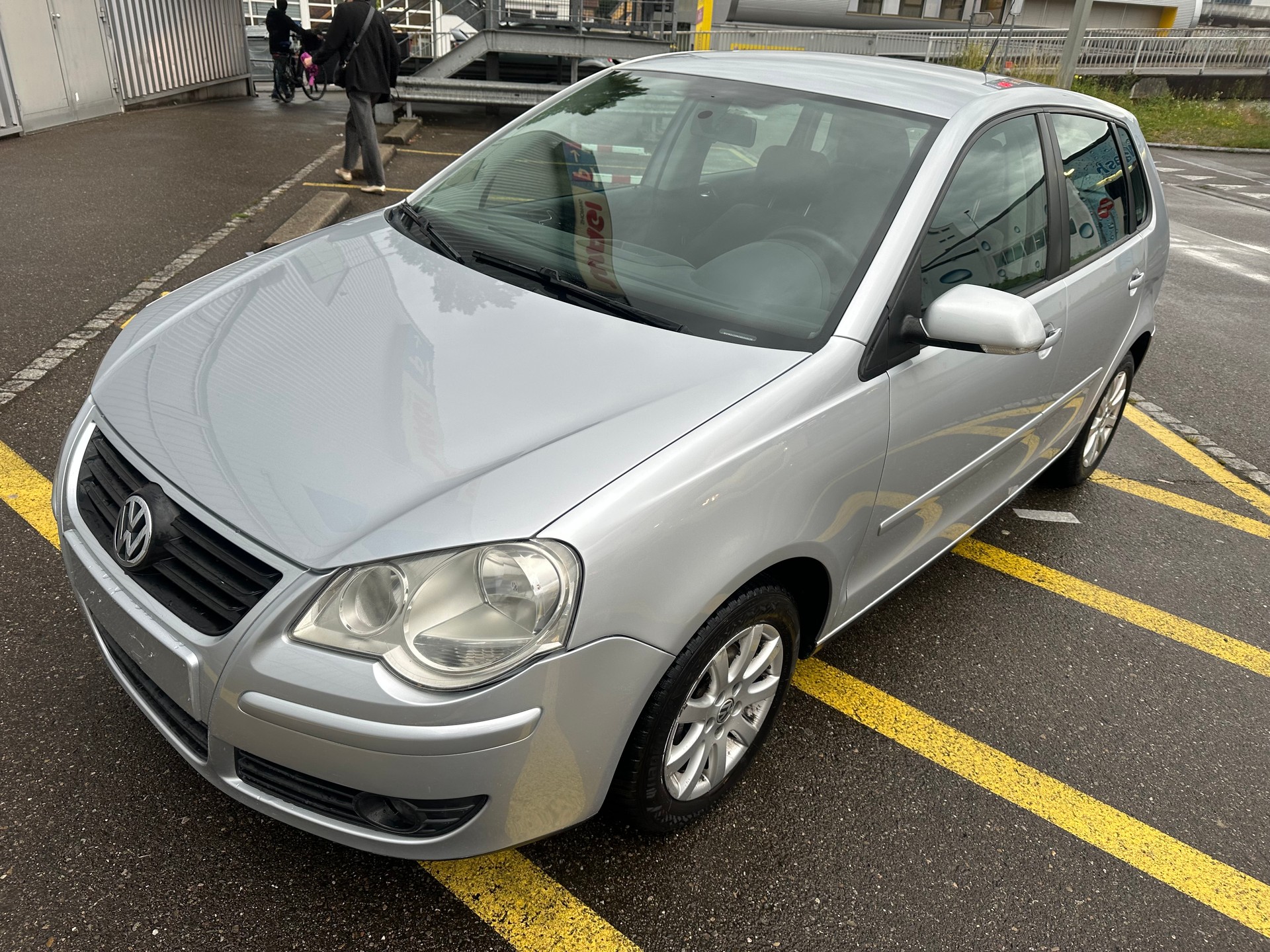 VW Polo 1.6 16V Young&Fresh-image-1
