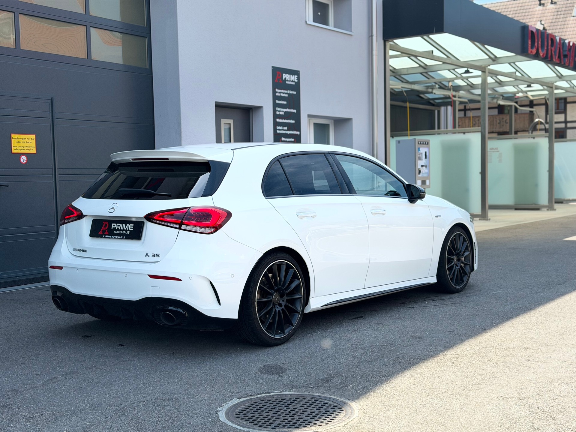 MERCEDES-BENZ A 35 AMG 4Matic Speedshift-showroom-element-3