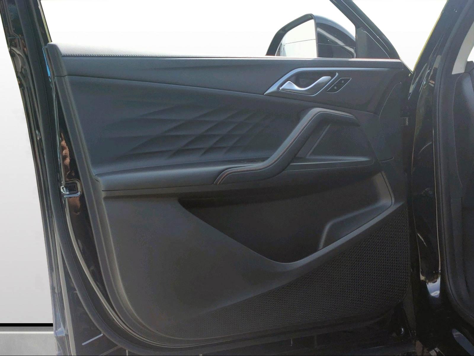 MG HS 1.5 Hybrid Luxury-image-6