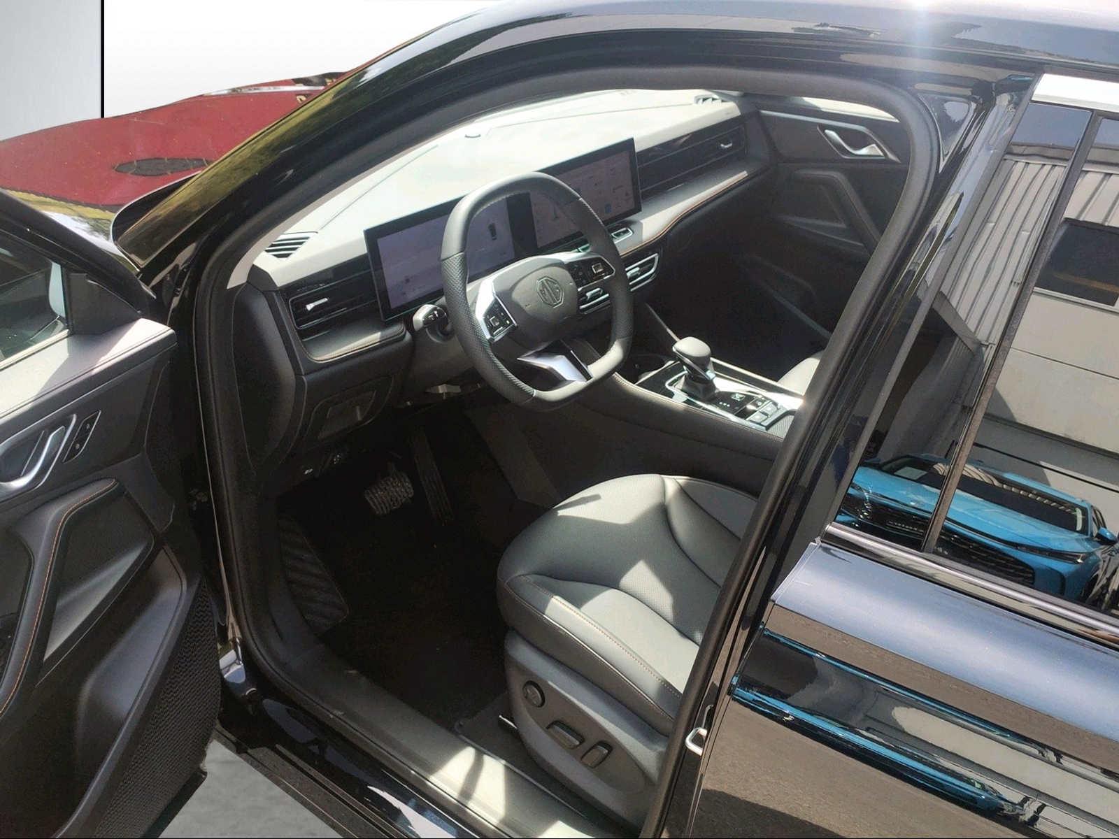 MG HS 1.5 Hybrid Luxury-image-5