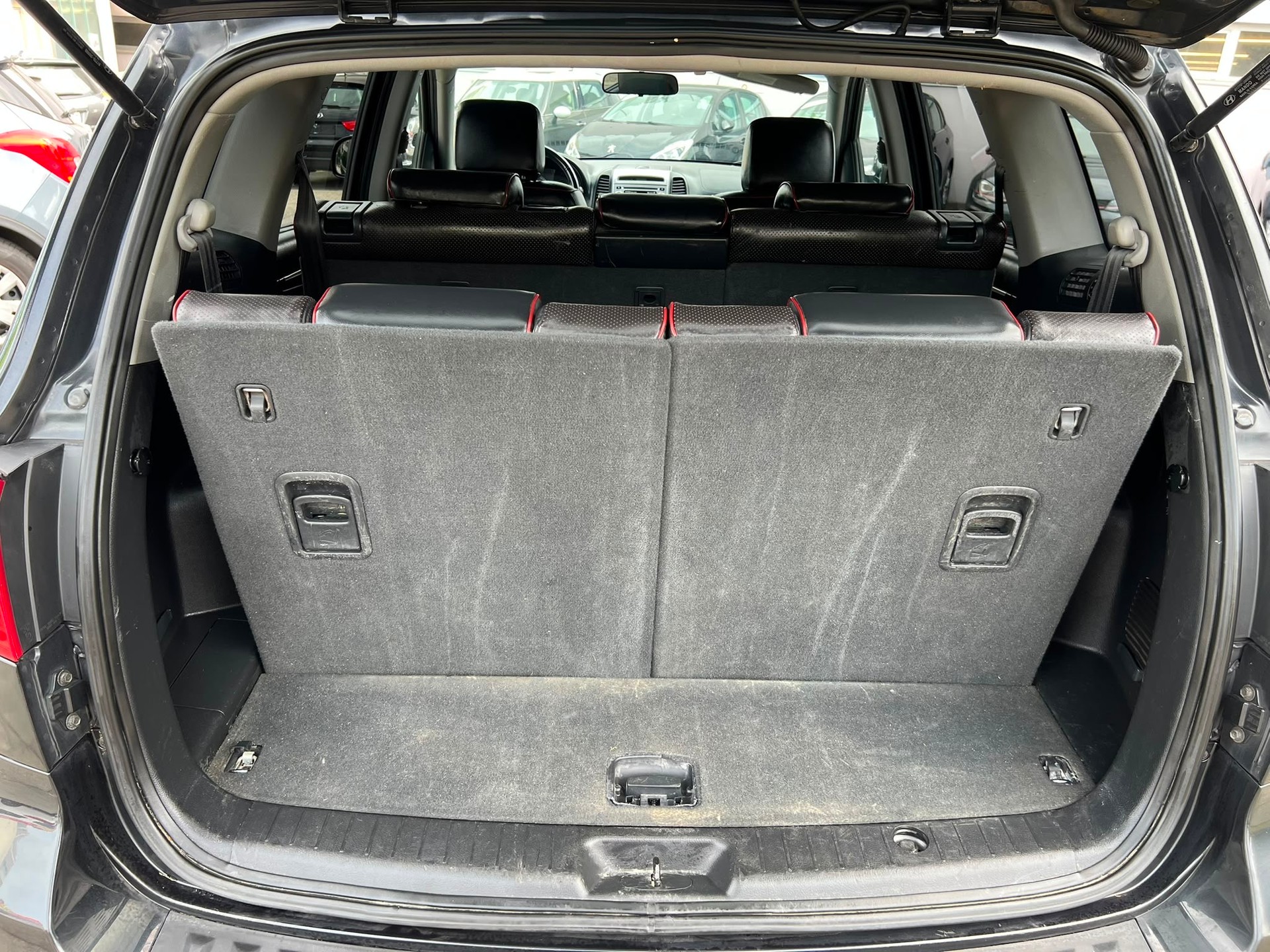 HYUNDAI Santa Fe 2.2 CRDi Premium 4WD Automatic-image-11