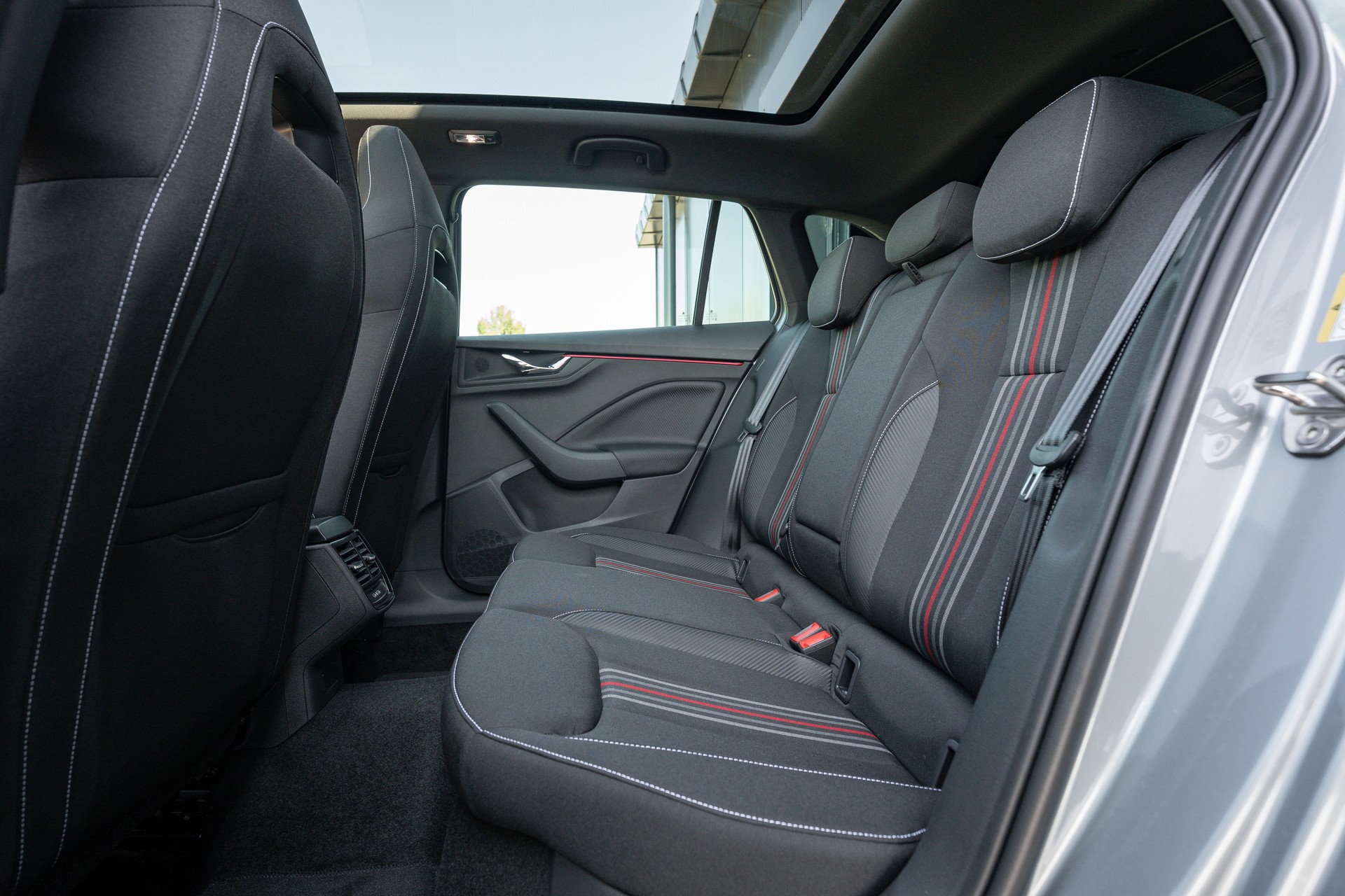SKODA Scala 1.5 TSI Monte Carlo DSG-image-11
