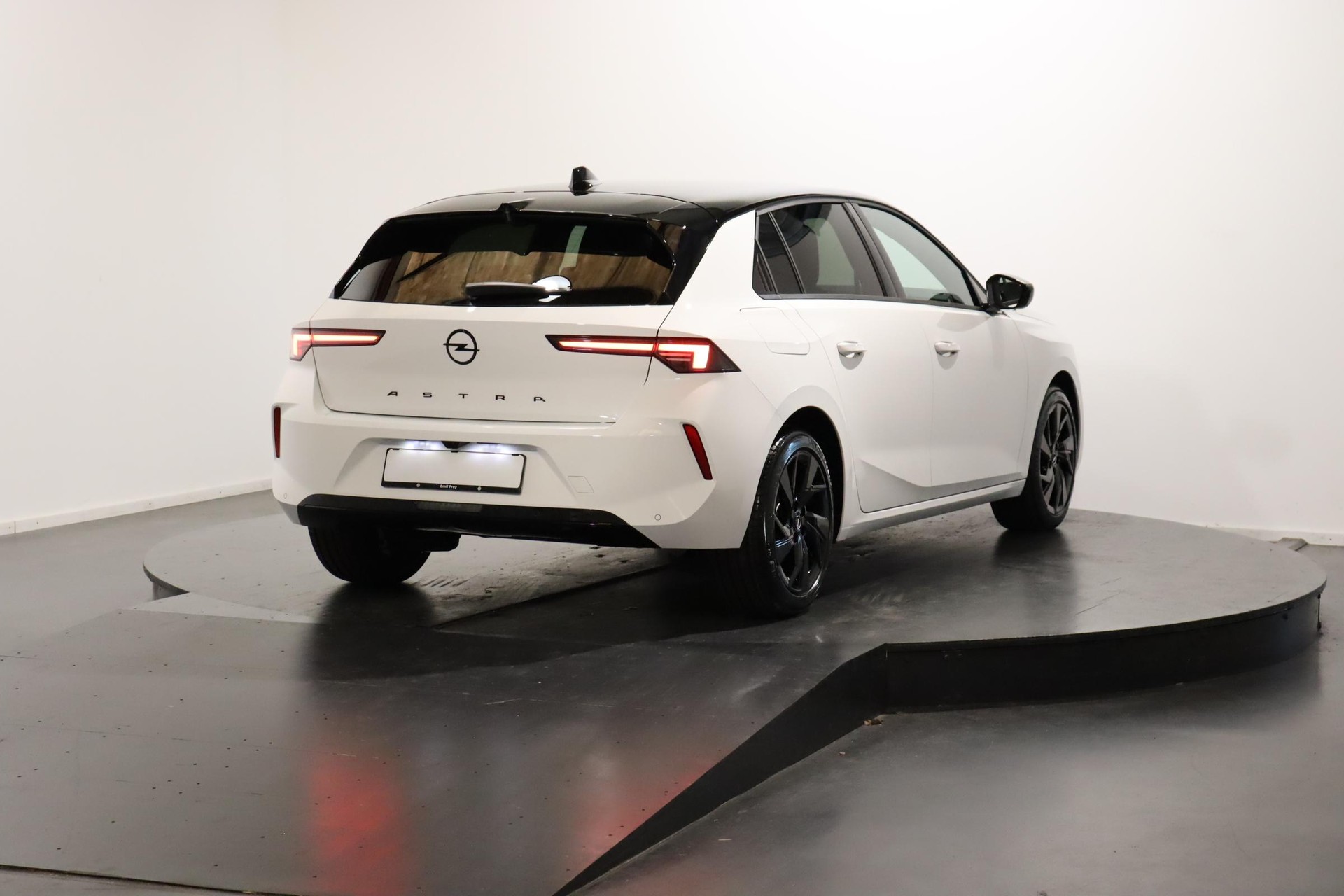 OPEL Astra 1.2 T 130 GS-showroom-element-3