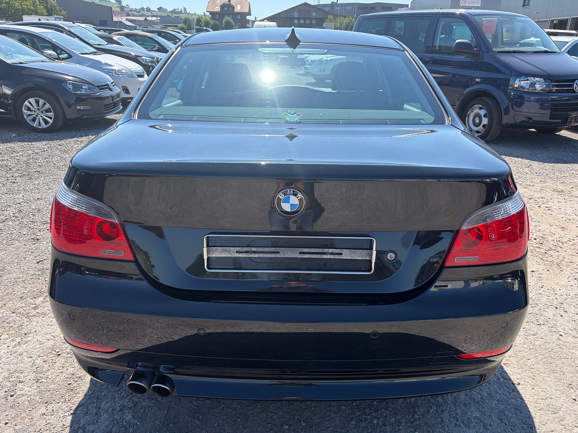 BMW 545i-image-3