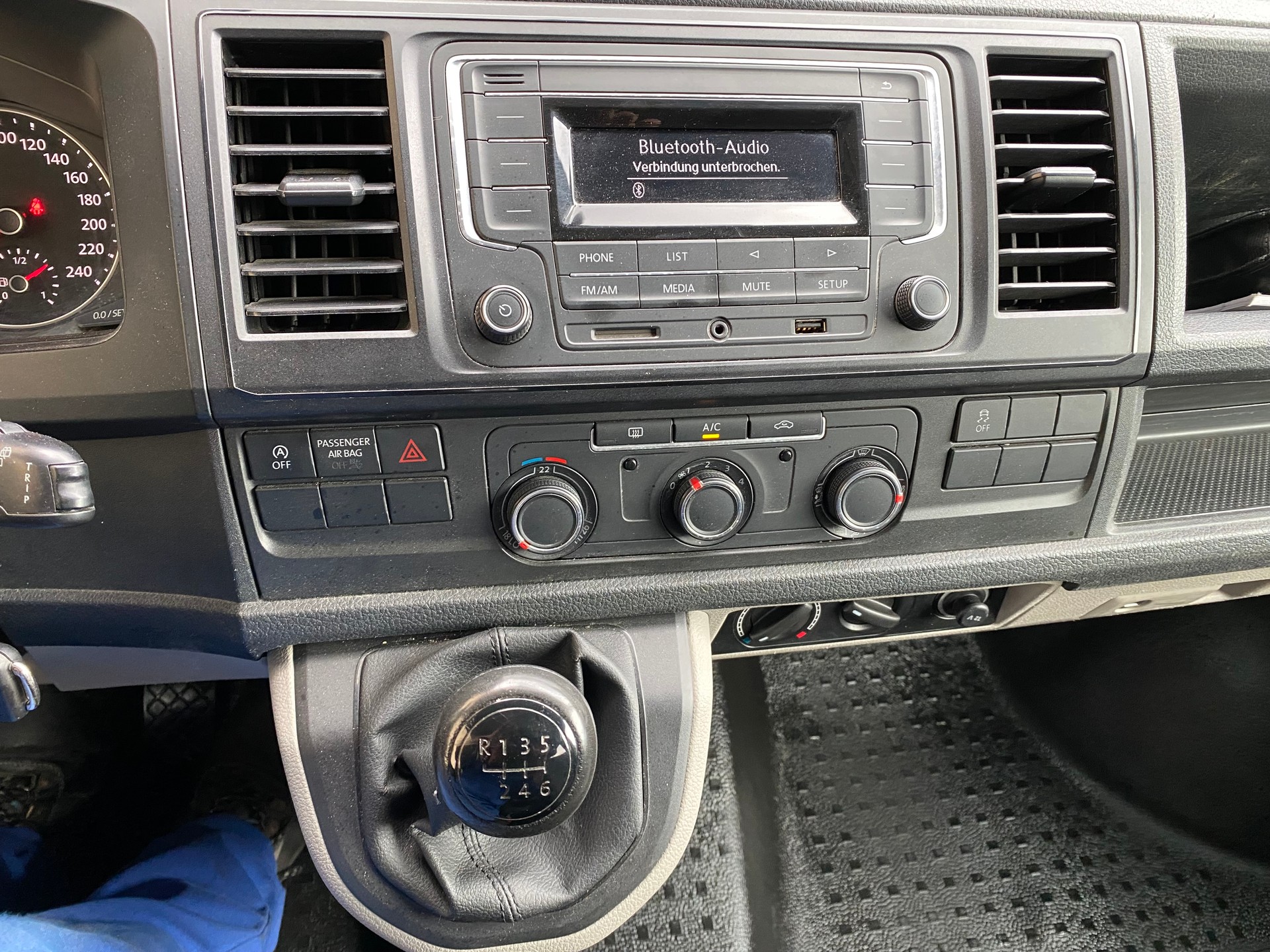 VW T6 2.0 TDI 4Motion-image-3