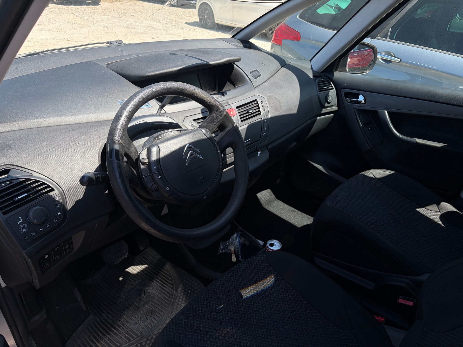 CITROEN Grand C4 Picasso 1.6i 16V THP Style EGS6-image-3