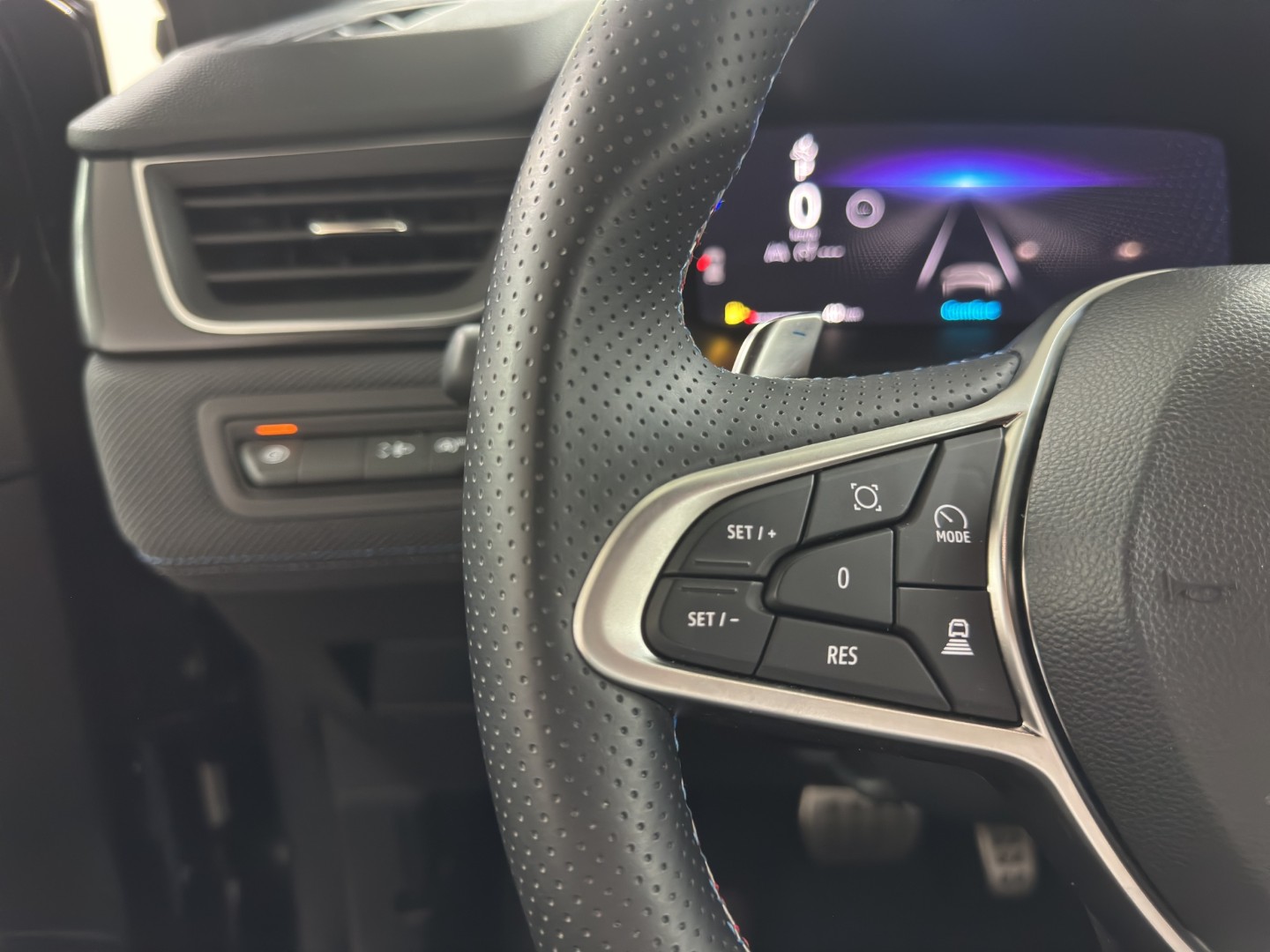 RENAULT Captur 1.3 TCe Esprit Alpine EDC-image-18