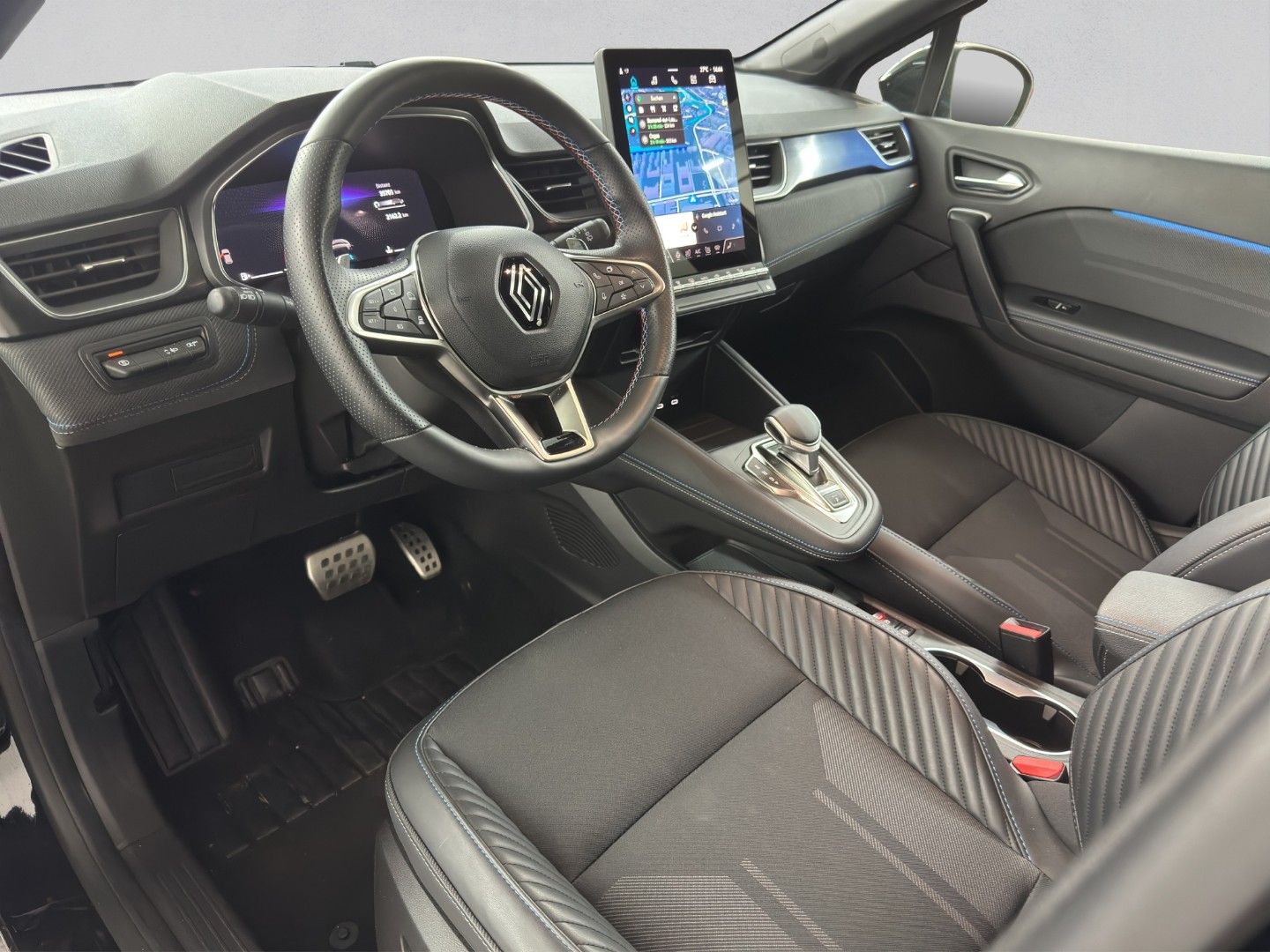 RENAULT Captur 1.3 TCe Esprit Alpine EDC-image-9