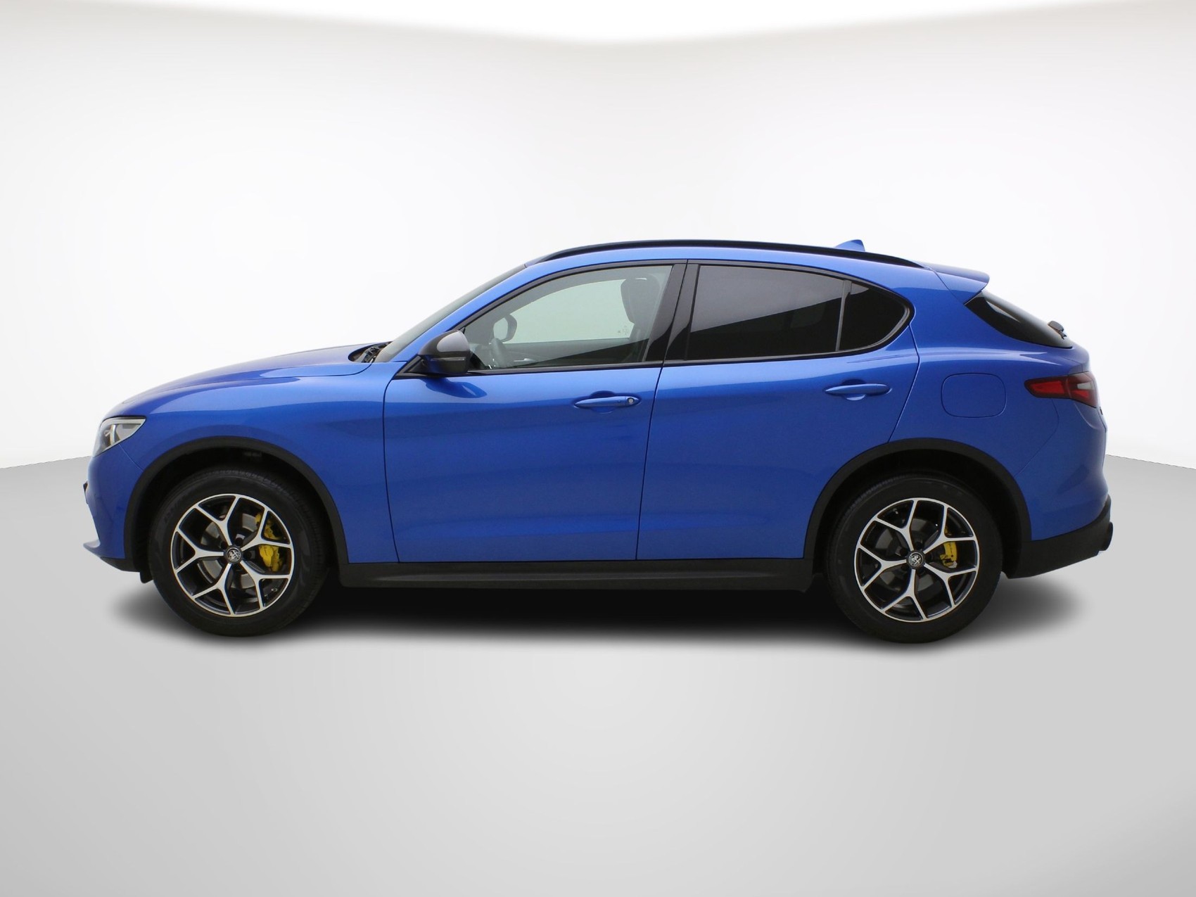 ALFA ROMEO Stelvio 2.0 Q4 Sport-showroom-element-2