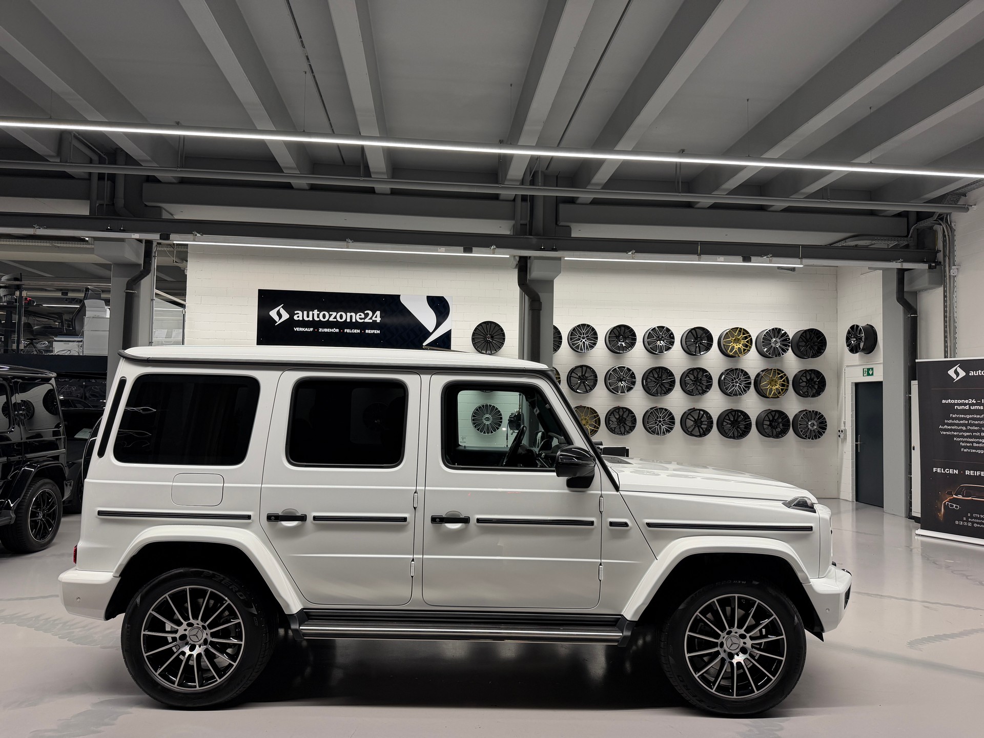 MERCEDES-BENZ G 400 d AMG Line *CH-Auto*Gratis Service*Exclusive Interieur*Top Ausstattung*Standheizung*Burmester*-showroom-element-2