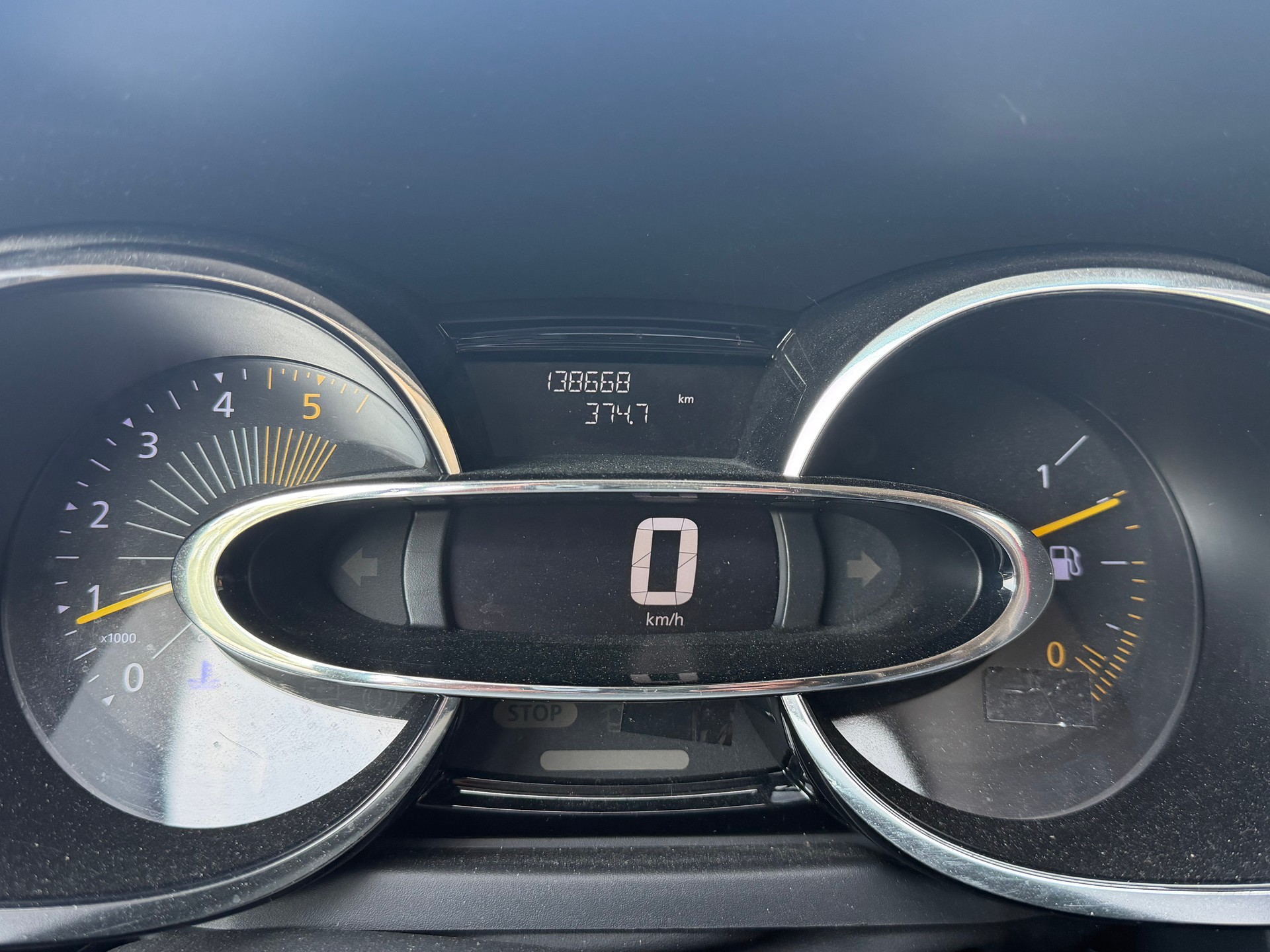RENAULT Clio 1.5 dCi Expression-image-9