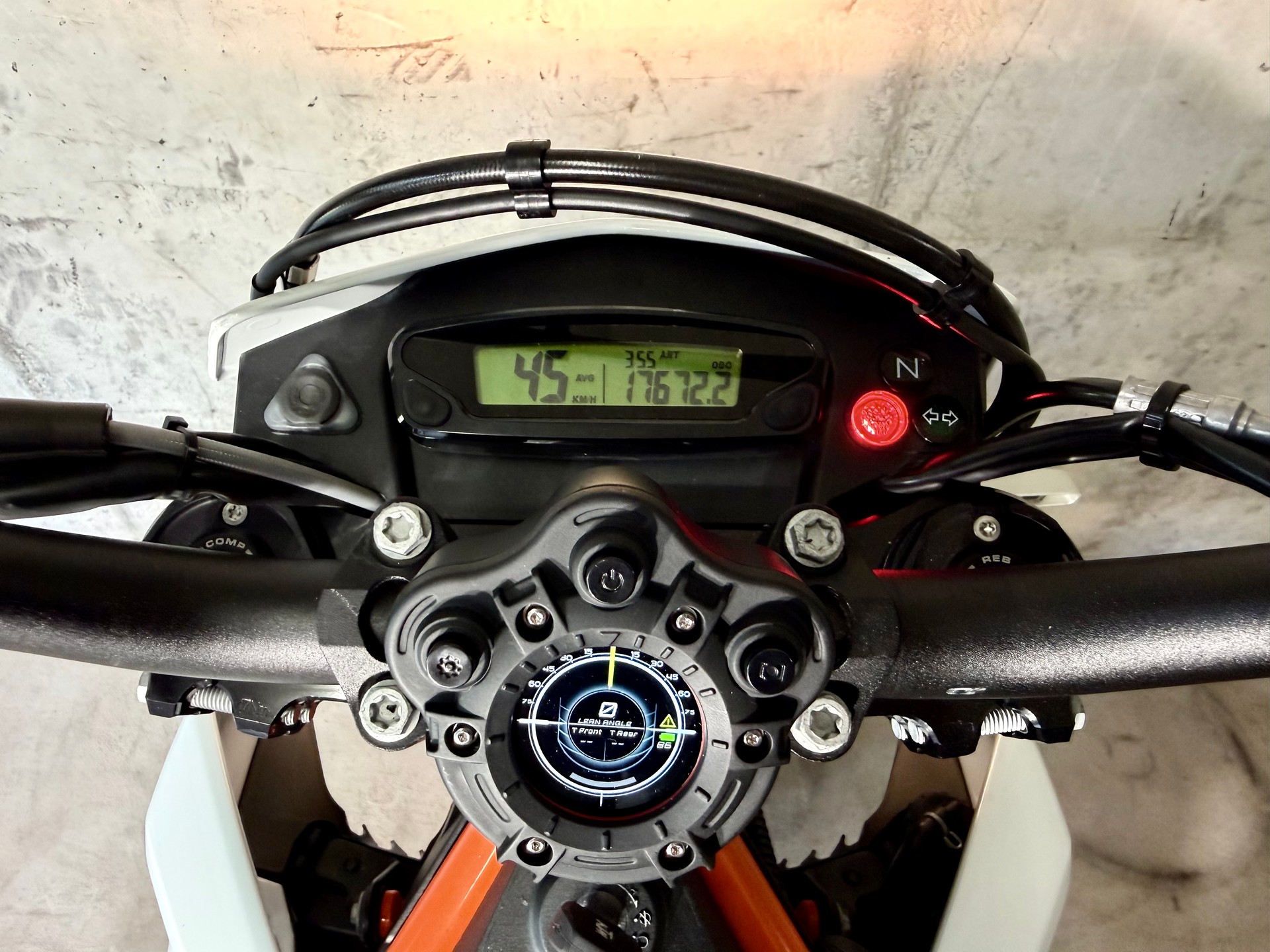 KTM 690 SMC R ABS-image-6