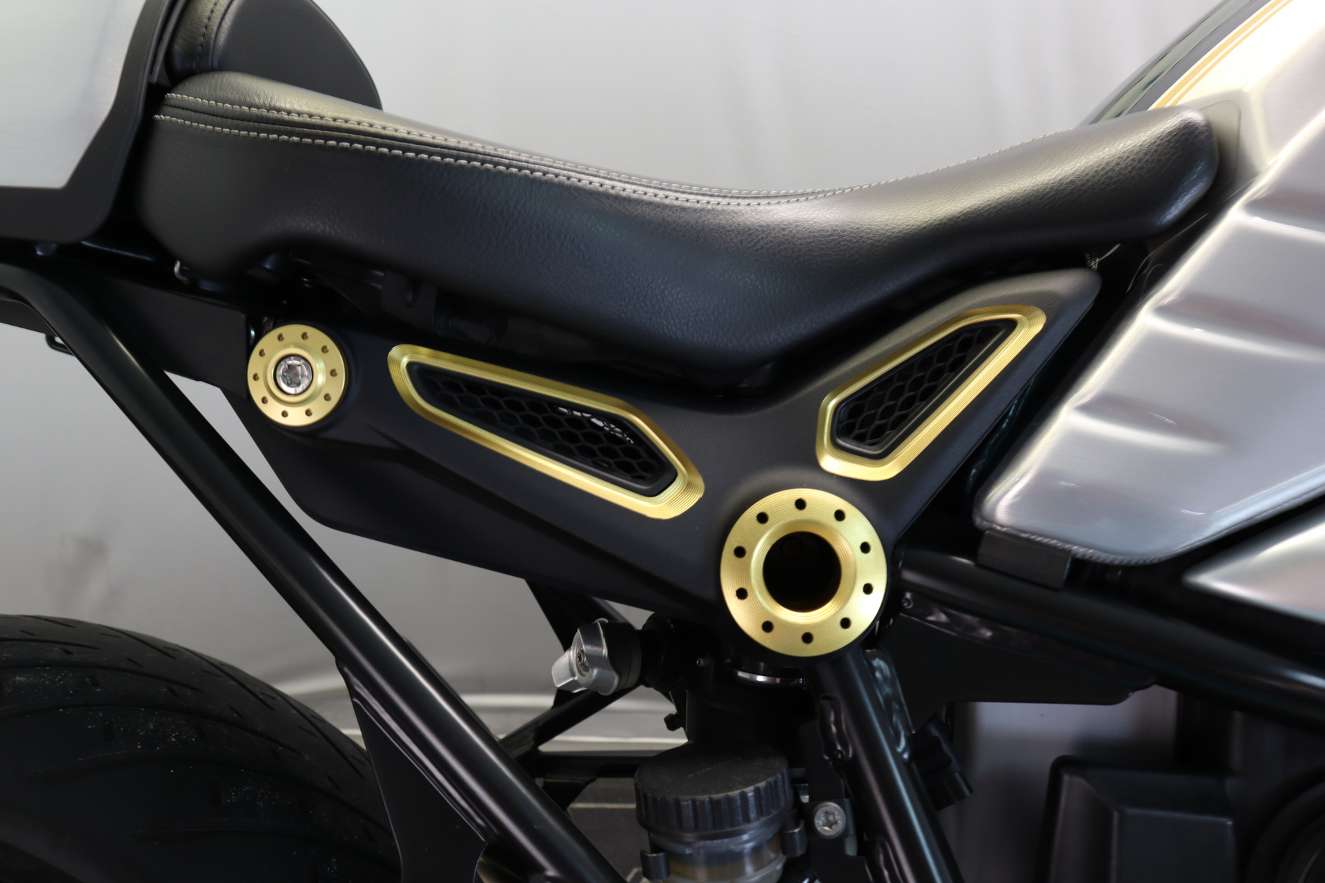 BMW R nineT-image-5