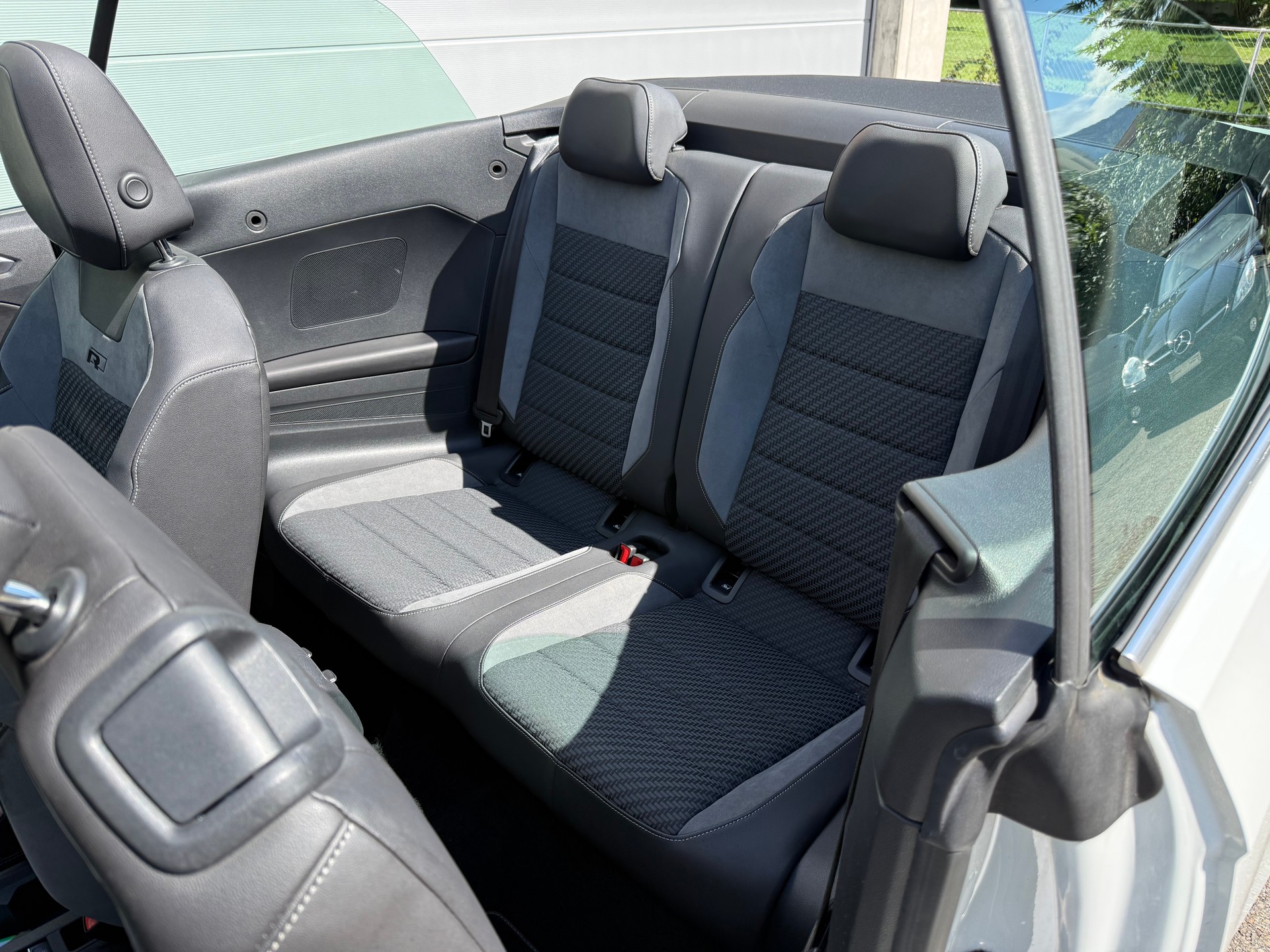 VW T-Roc Cabriolet 1.5 TSI R-LINE EVO Advance DSG-image-27