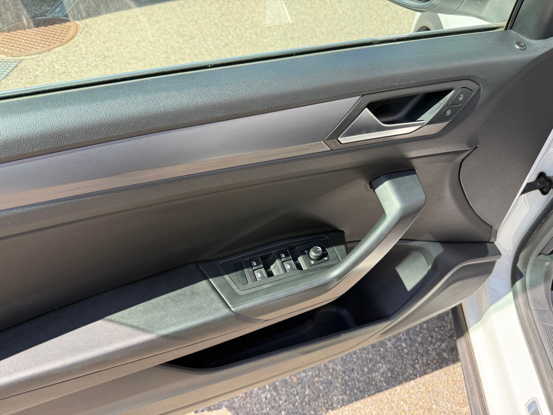 VW T-Roc Cabriolet 1.5 TSI R-LINE EVO Advance DSG-image-26
