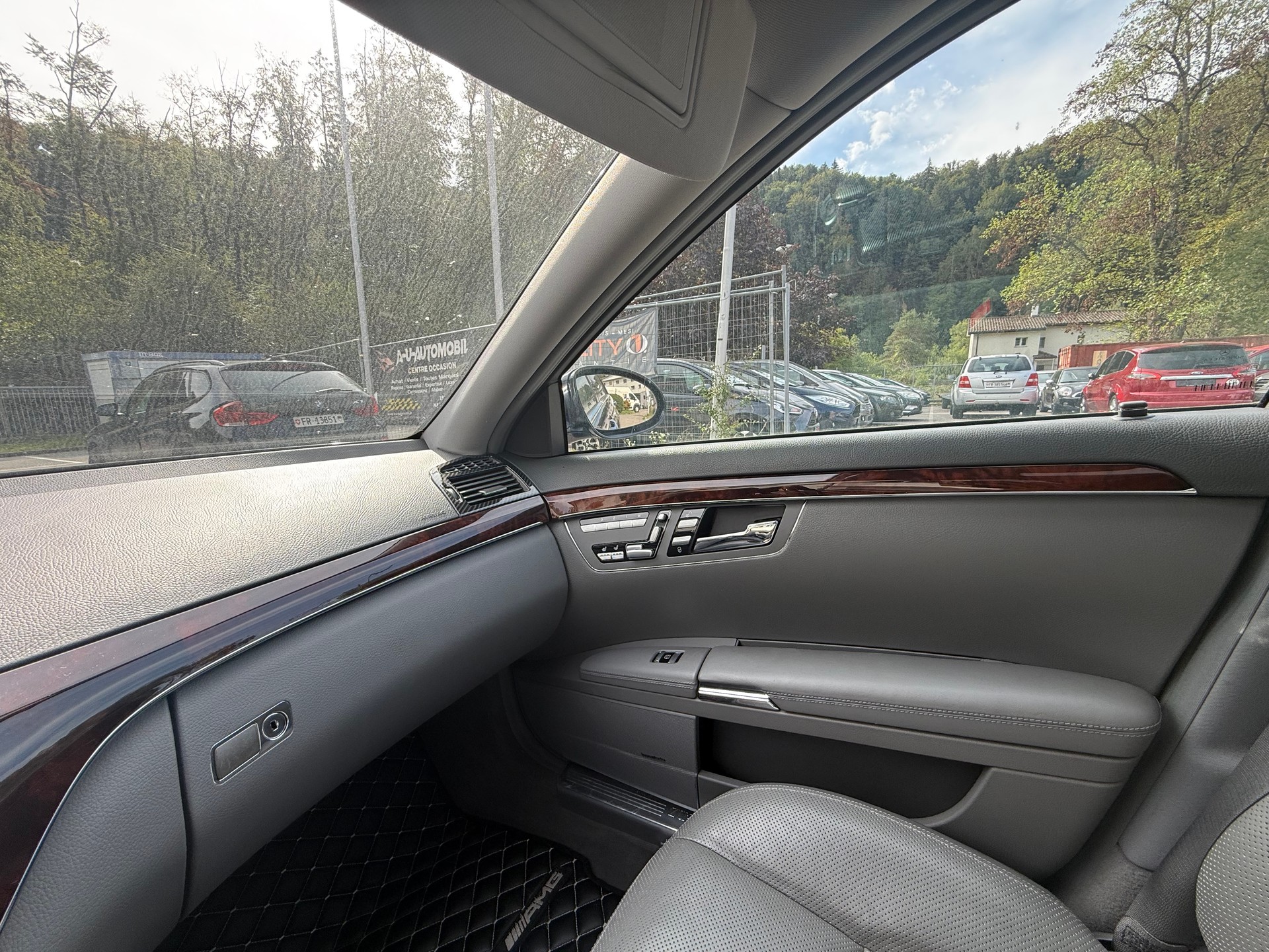 MERCEDES-BENZ S 500 4Matic 7G-Tronic-image-22
