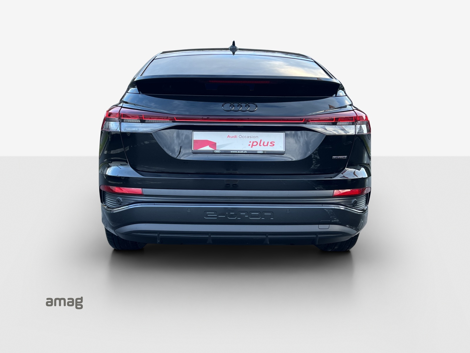 AUDI Q4 Sportback e-tron 55 quattro-showroom-element-3