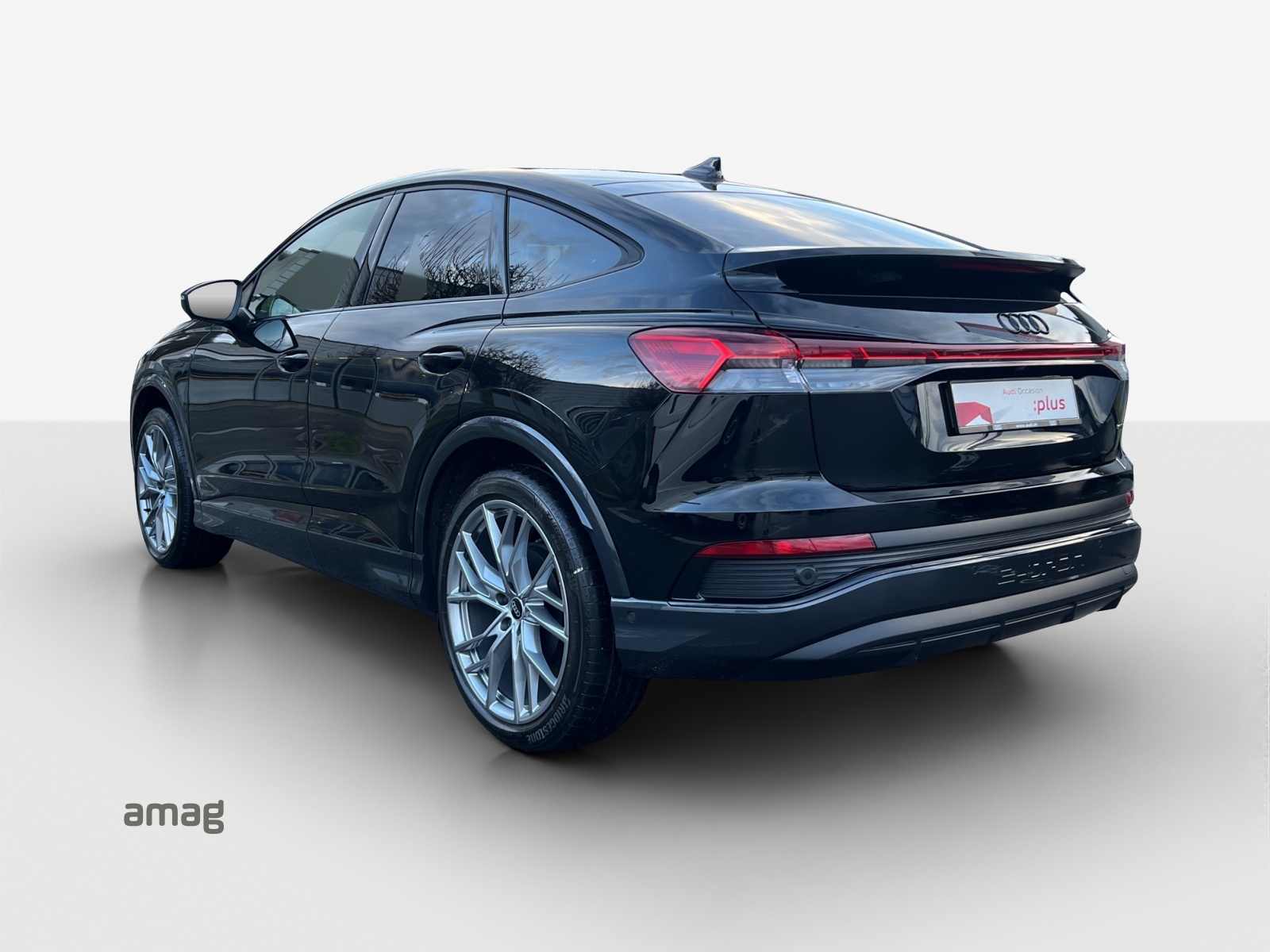 AUDI Q4 Sportback e-tron 55 quattro-showroom-element-2