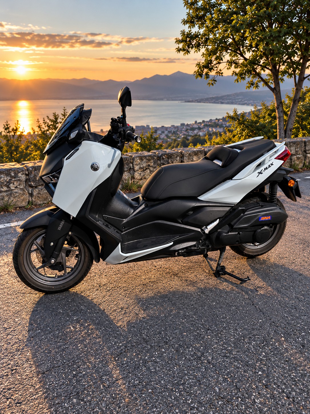 YAMAHA X-MAX-image-1