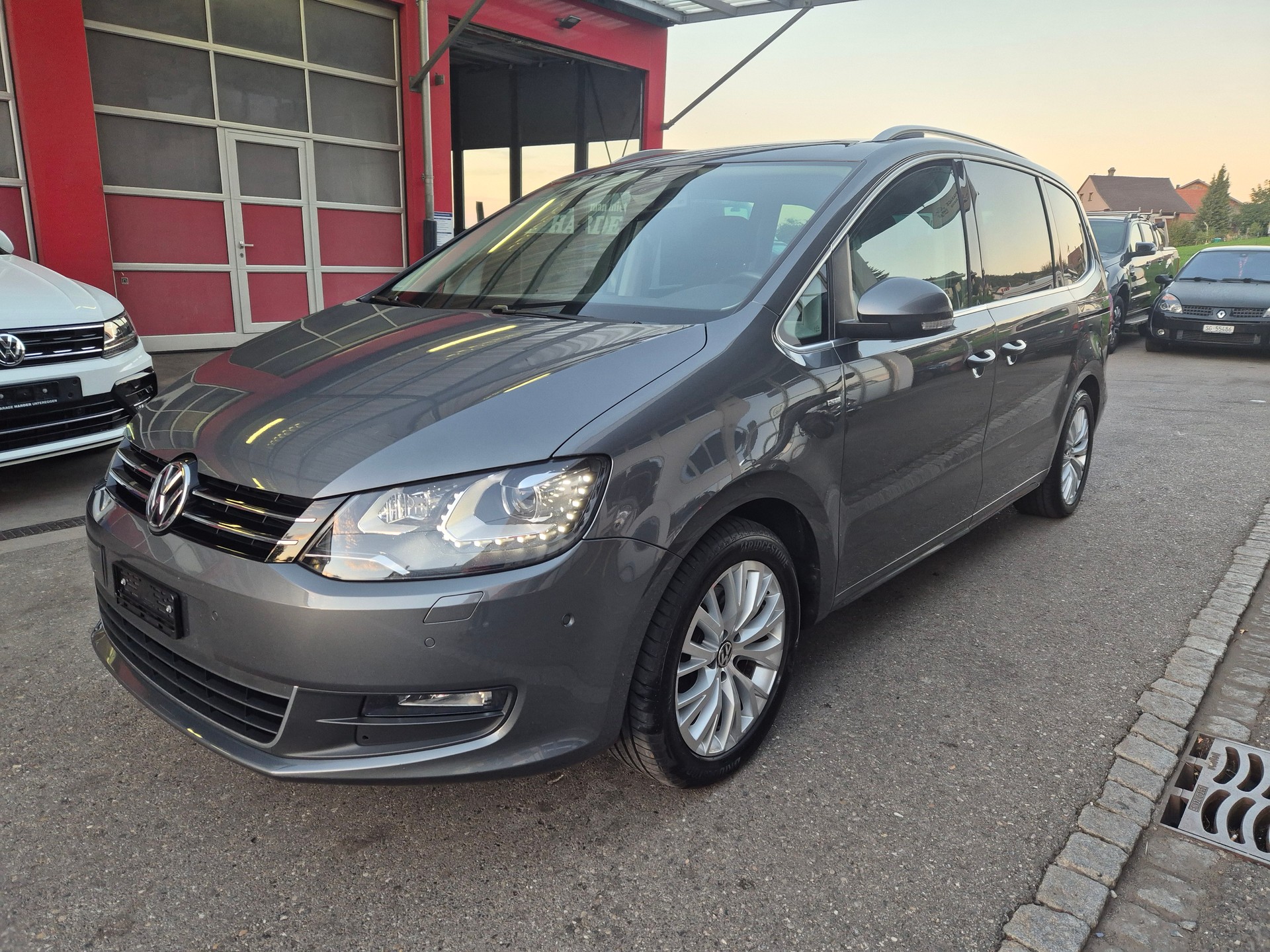 VW Sharan 2.0 TDI BlueMotion Technology Highline DSG-image-1