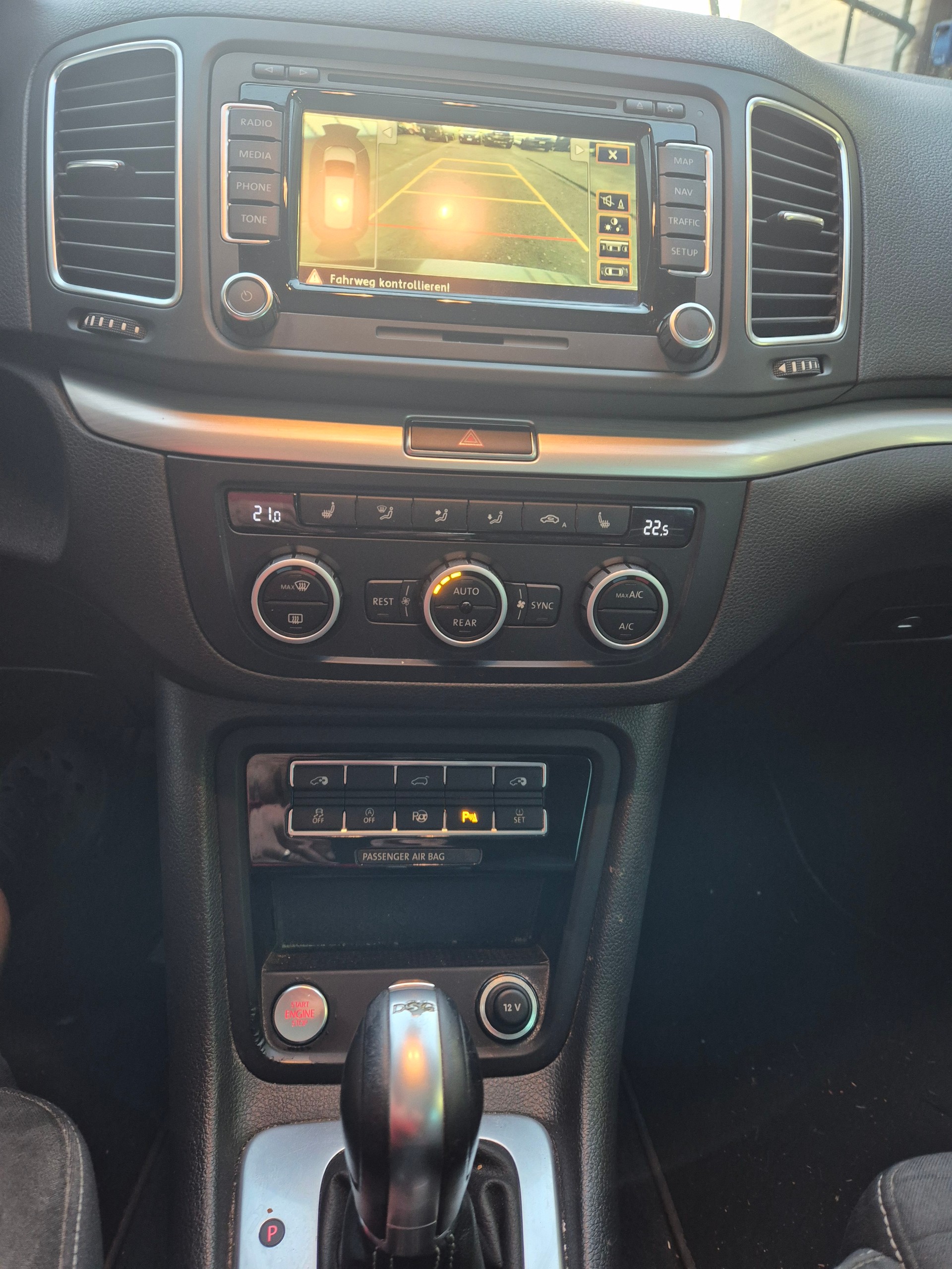 VW Sharan 2.0 TDI BlueMotion Technology Highline DSG-image-5