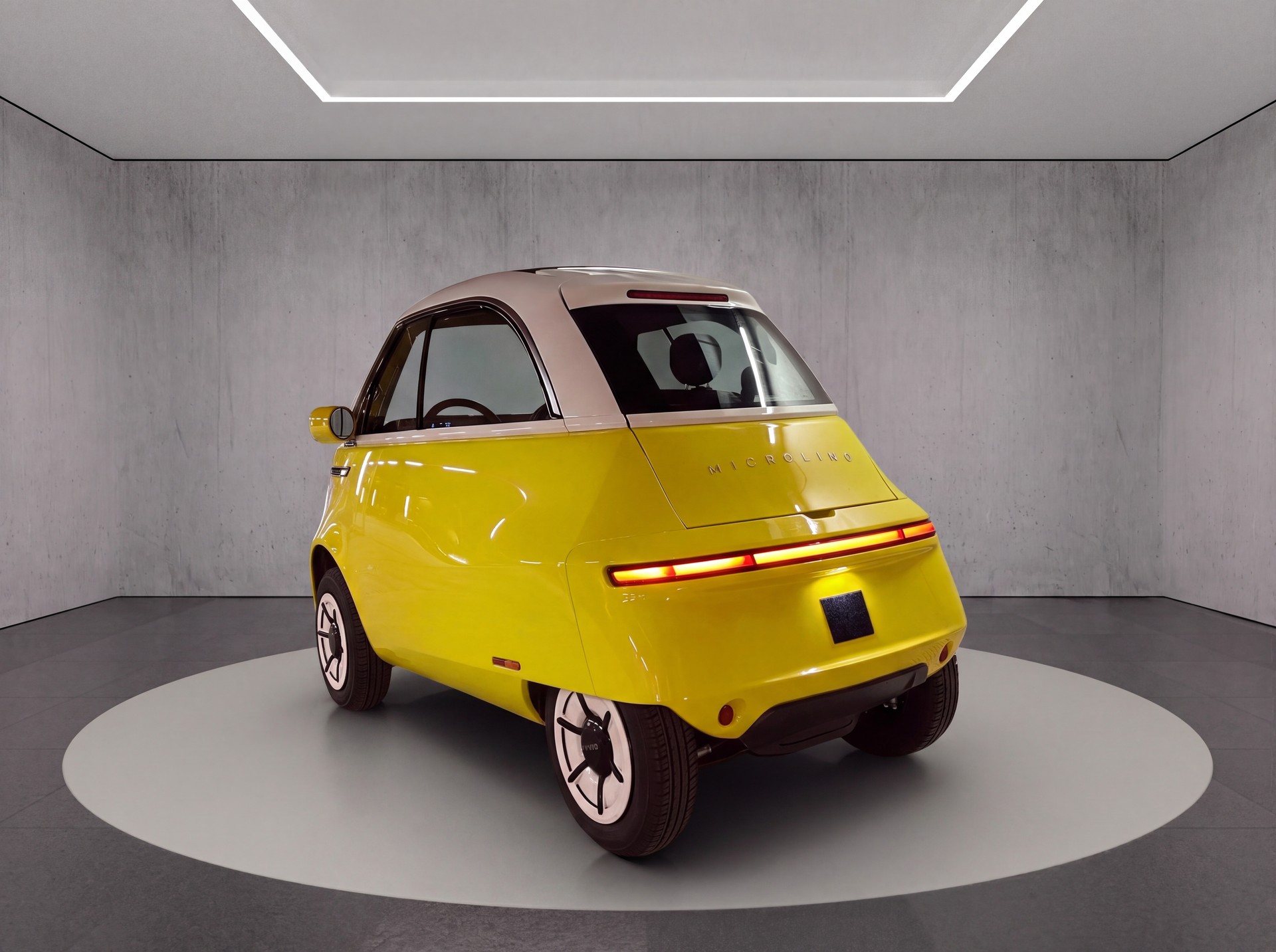 MICRO Microlino 15 kWh Long Range-showroom-element-1