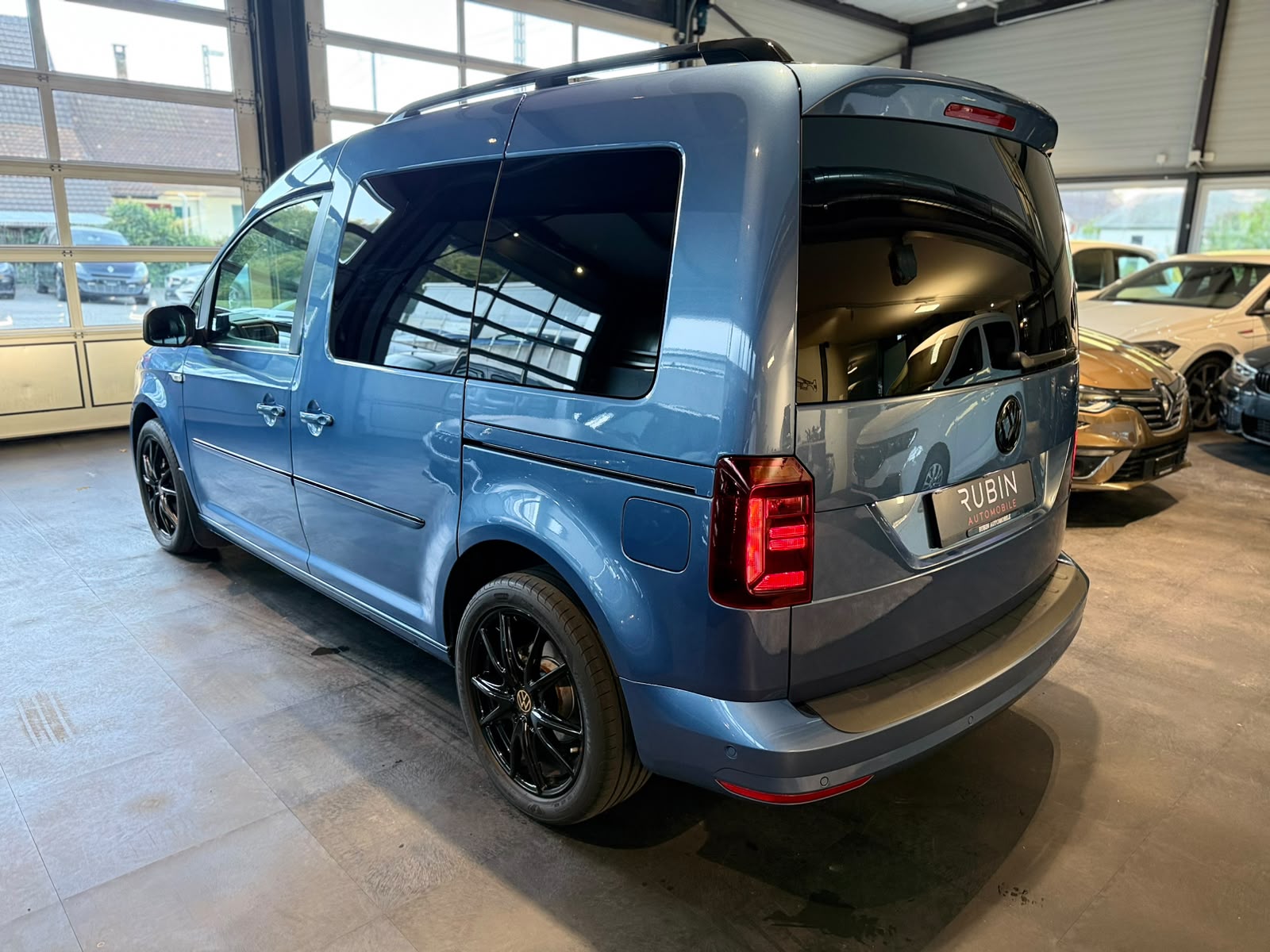 VW Caddy 2.0 TDI Edition 35 DSG-showroom-element-2