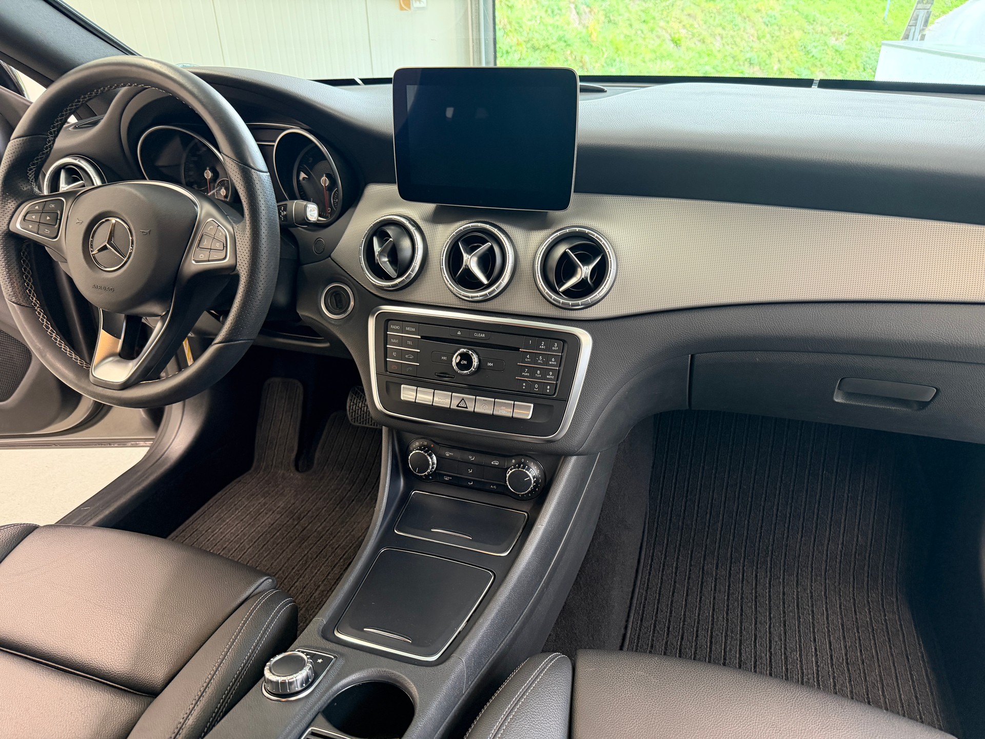 MERCEDES-BENZ CLA Shooting Brake 220 d Urban 7G-DCT-image-18