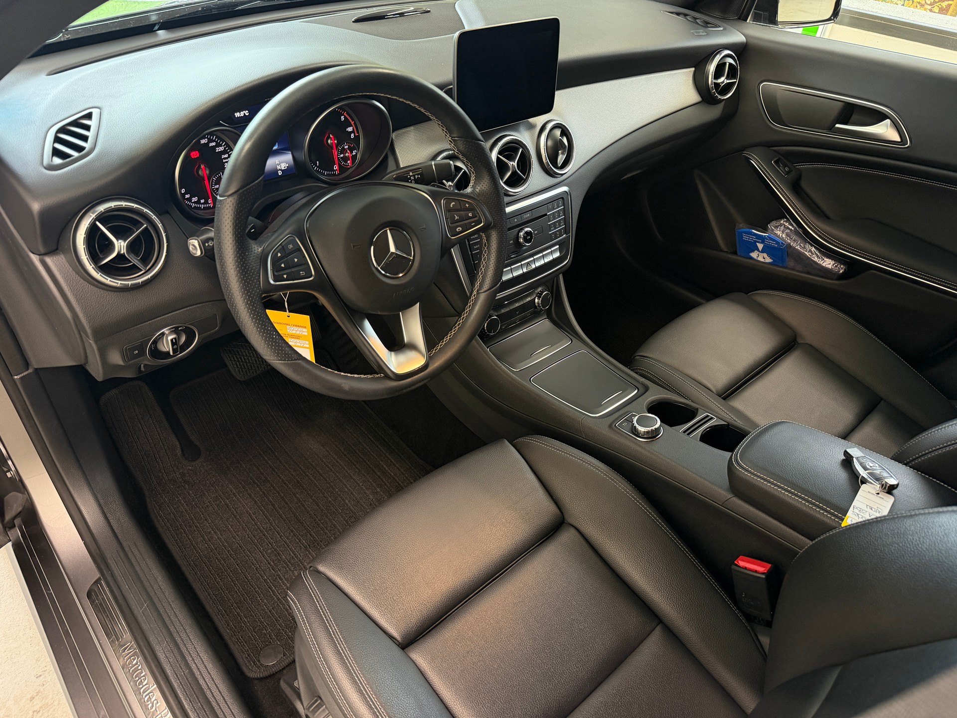 MERCEDES-BENZ CLA Shooting Brake 220 d Urban 7G-DCT-image-10