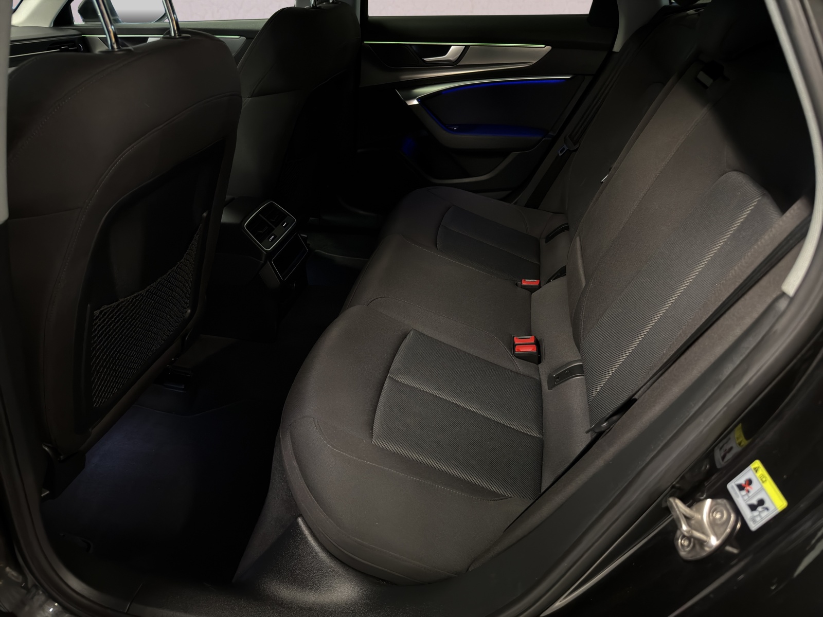 AUDI A6 Avant 40TDI Attraction S-tronic-image-13
