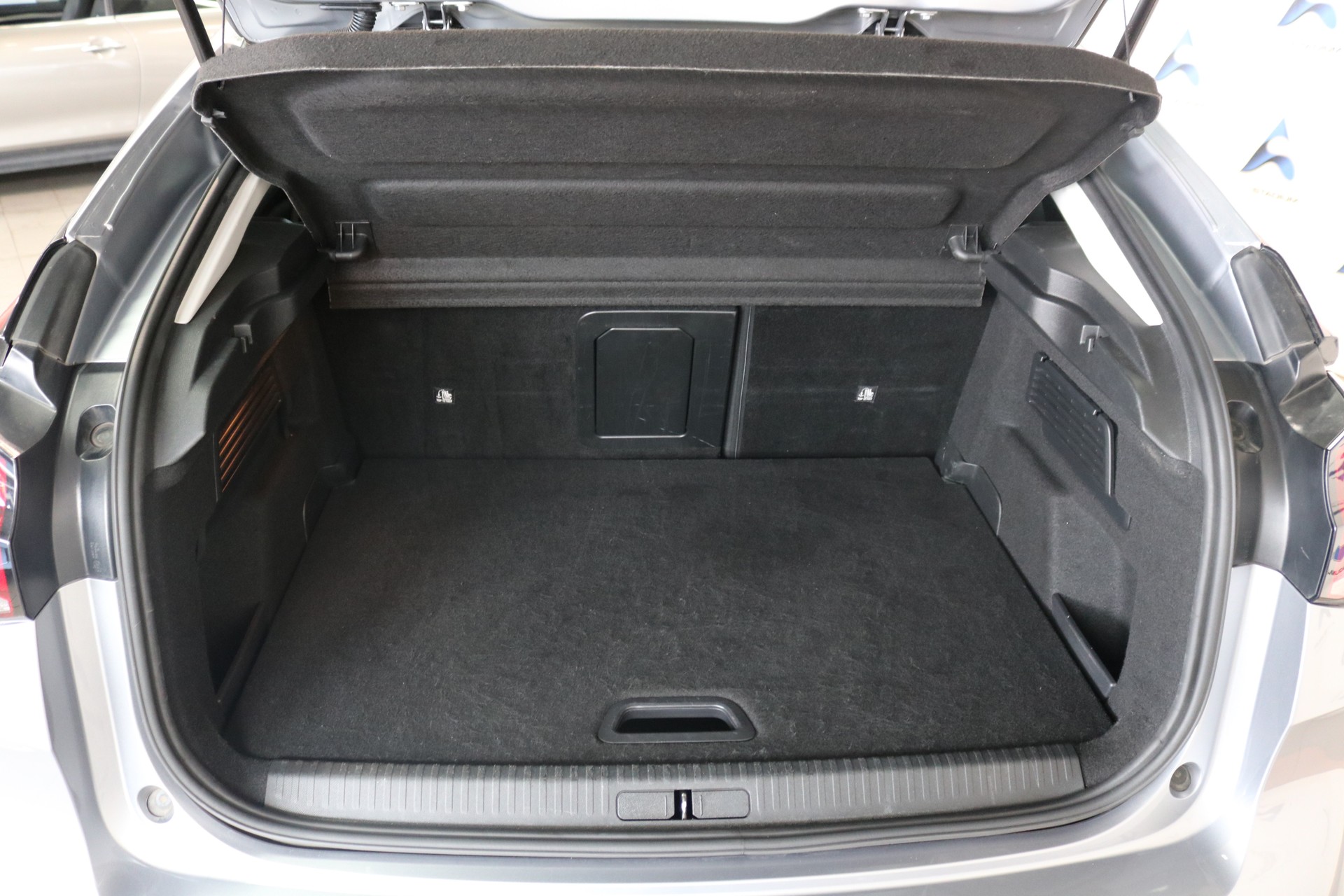 CITROEN C4 1.2 Pure Tech Shine EAT8-image-40