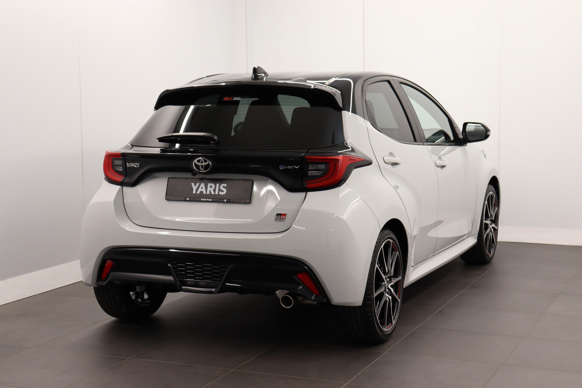 TOYOTA Yaris 1.5 VVT-i HSD GR Sport-showroom-element-3