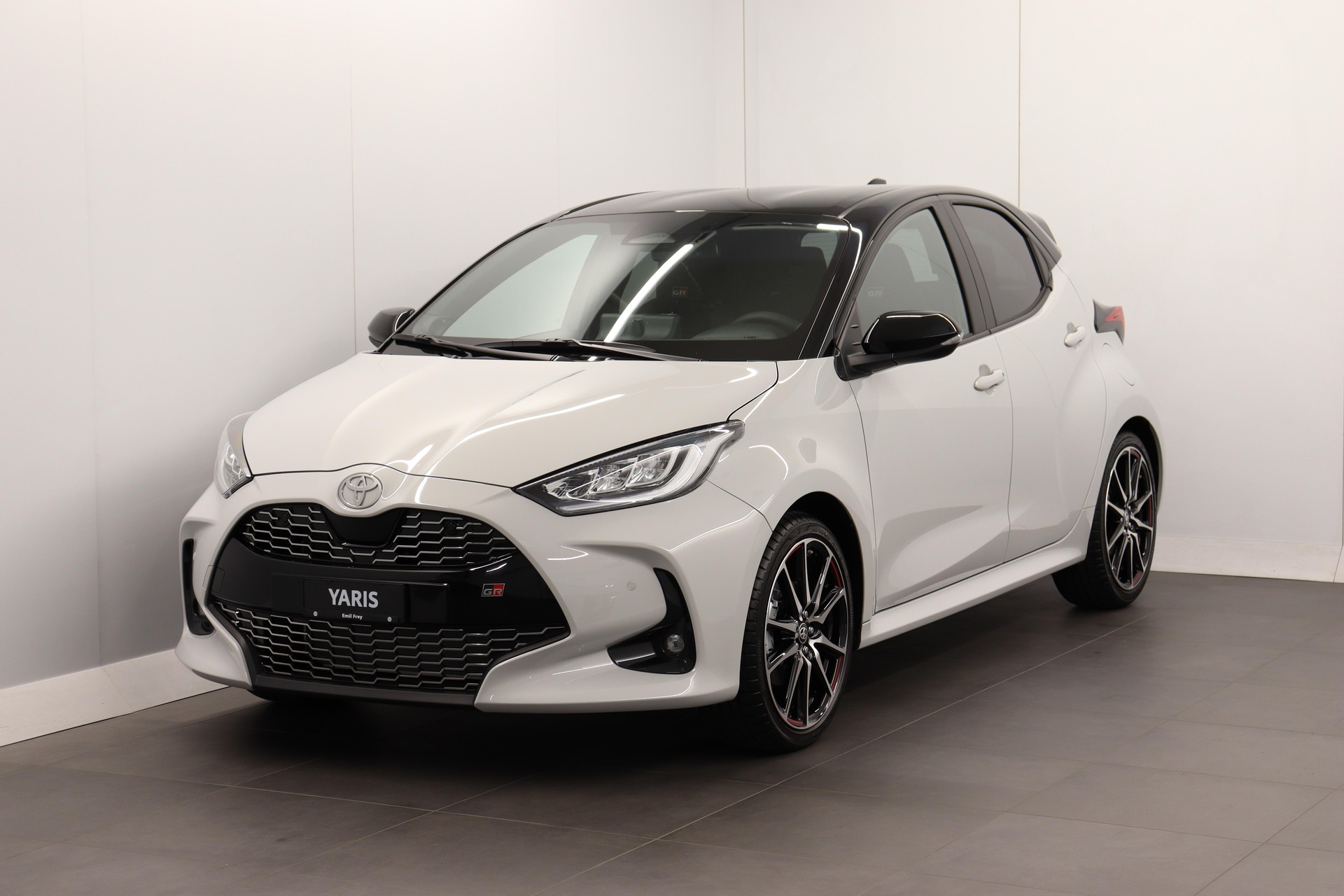 TOYOTA Yaris 1.5 VVT-i HSD GR Sport