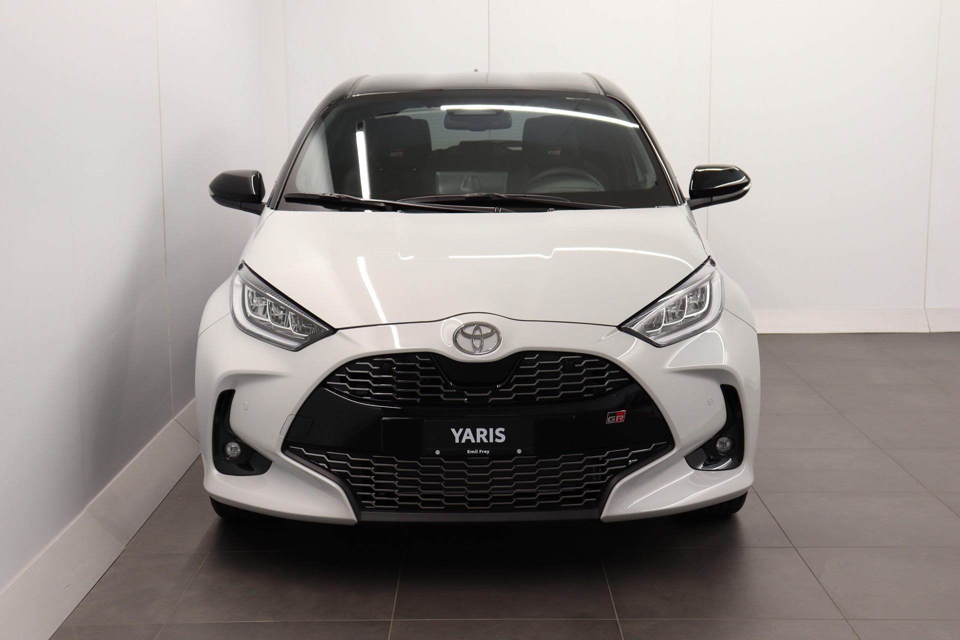 TOYOTA Yaris 1.5 VVT-i HSD GR Sport-showroom-element-1