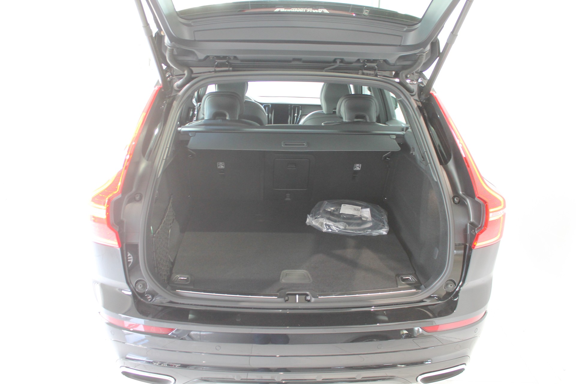 VOLVO XC60 T6 eAWD R-Design Geartronic-image-7
