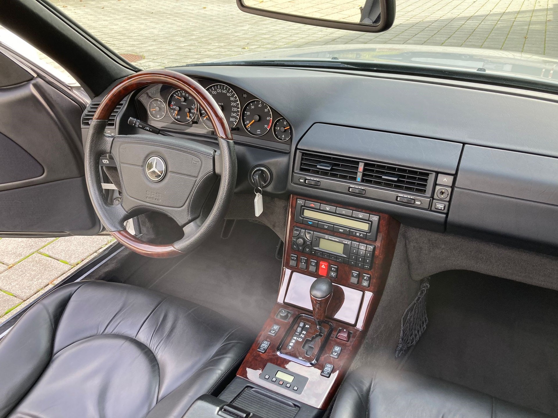 MERCEDES-BENZ SL 500 Automatic-image-16