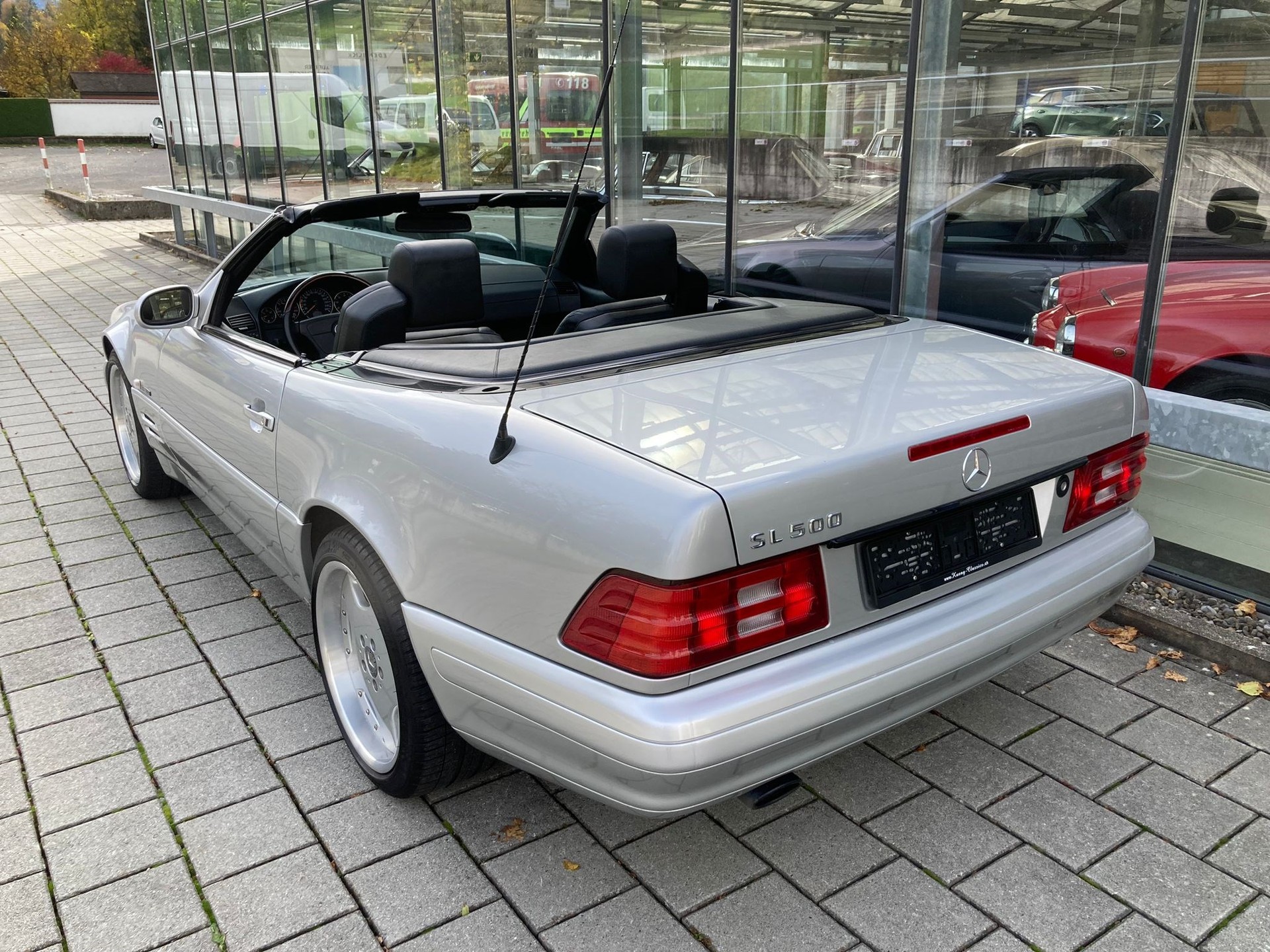 MERCEDES-BENZ SL 500 Automatic-showroom-element-3