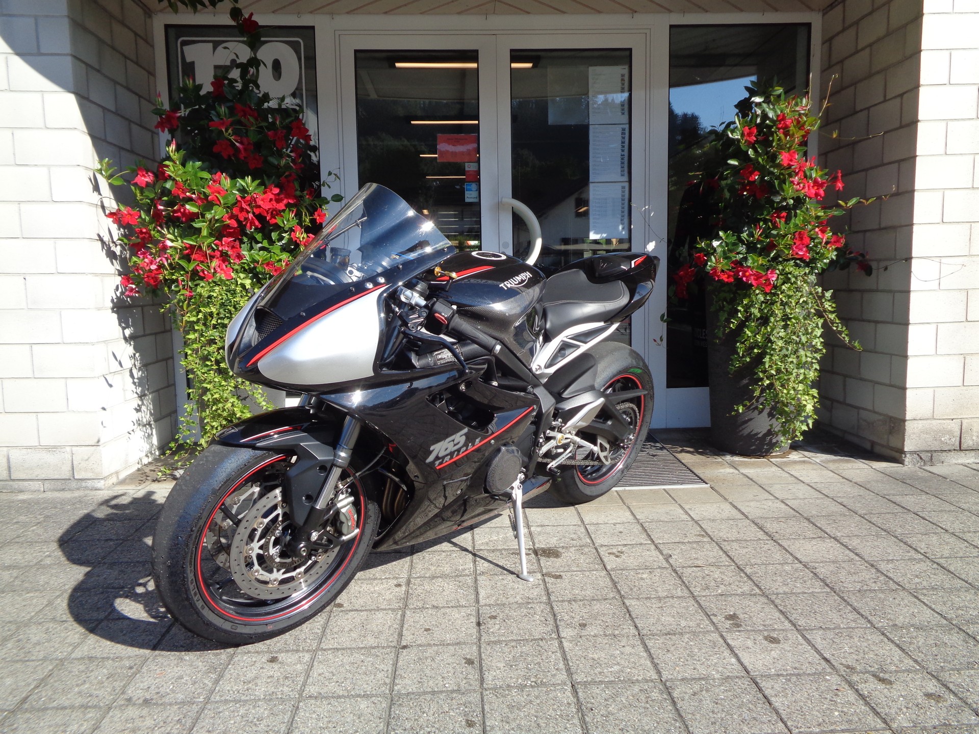 TRIUMPH Street Triple RS 765 ABS-image-4