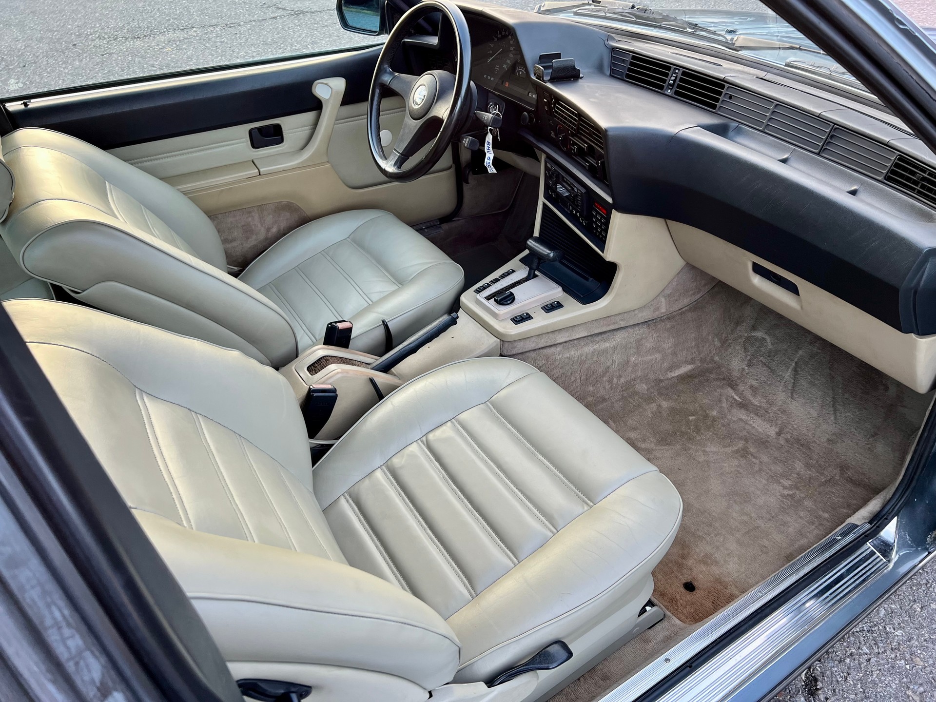 BMW 635CSi A-image-14