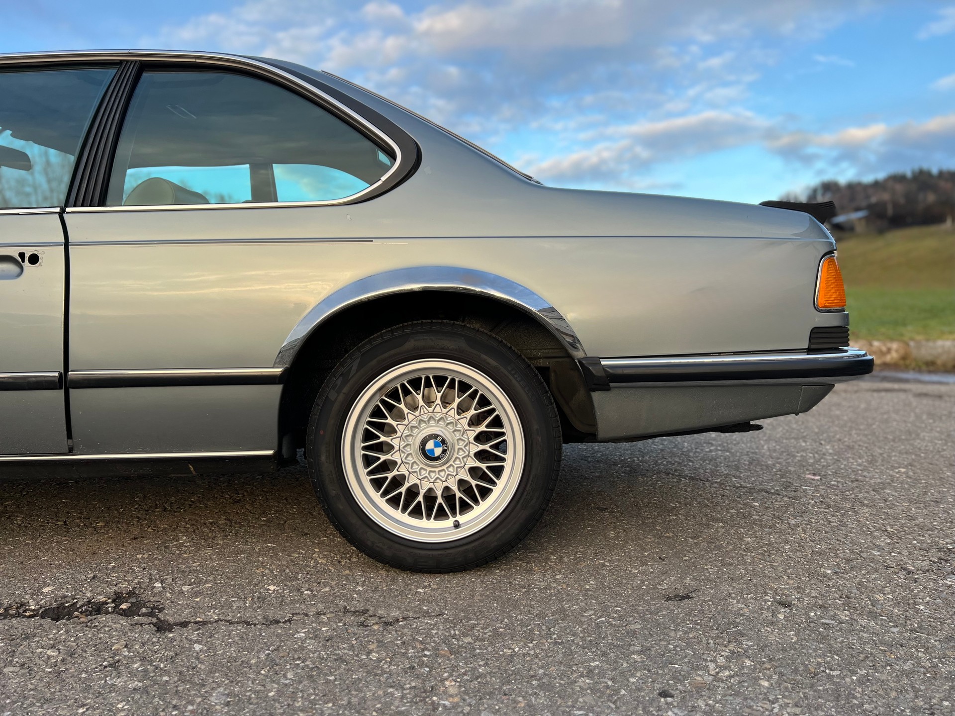 BMW 635CSi A-image-21