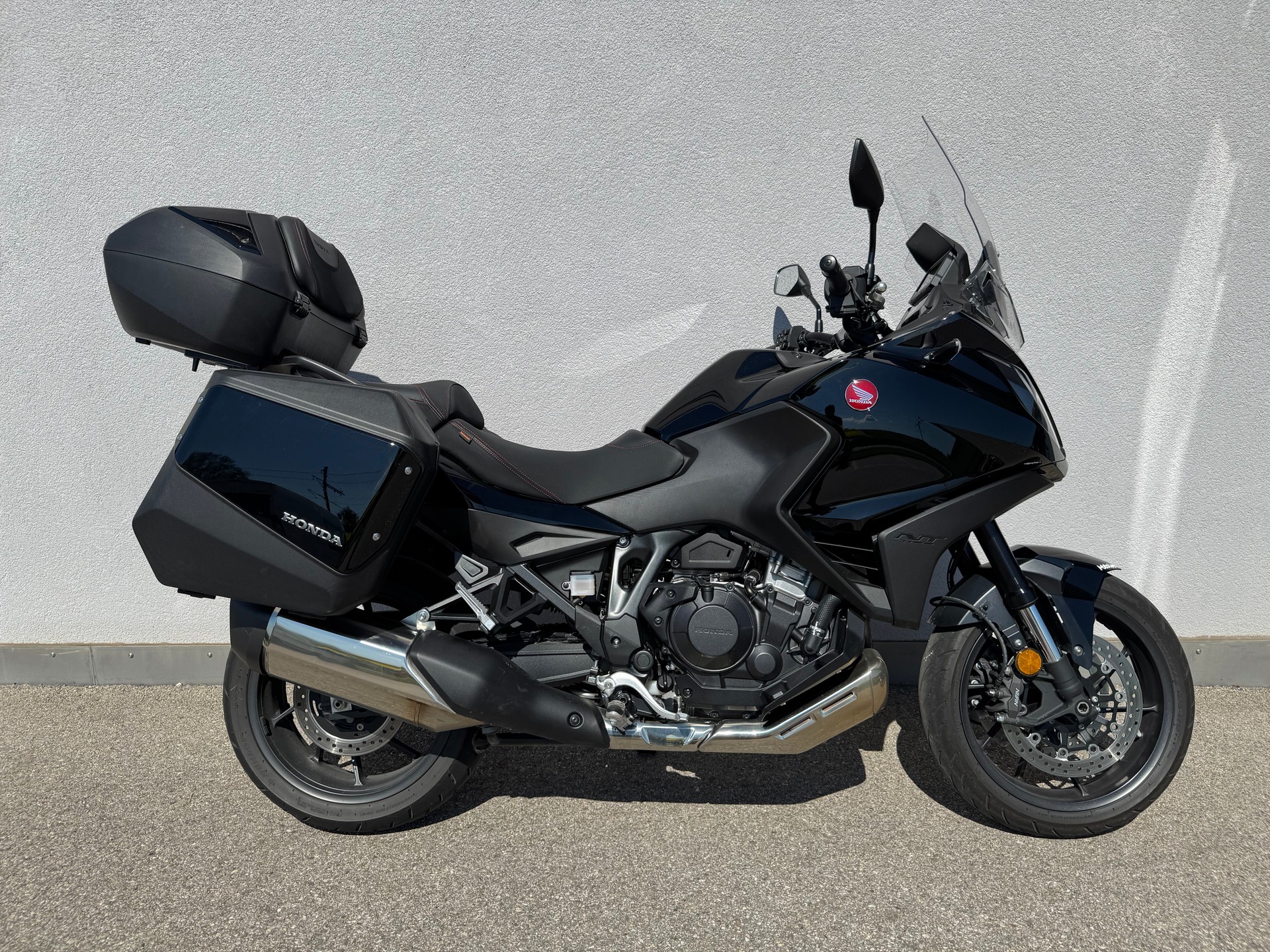 HONDA NT 1100-image-1