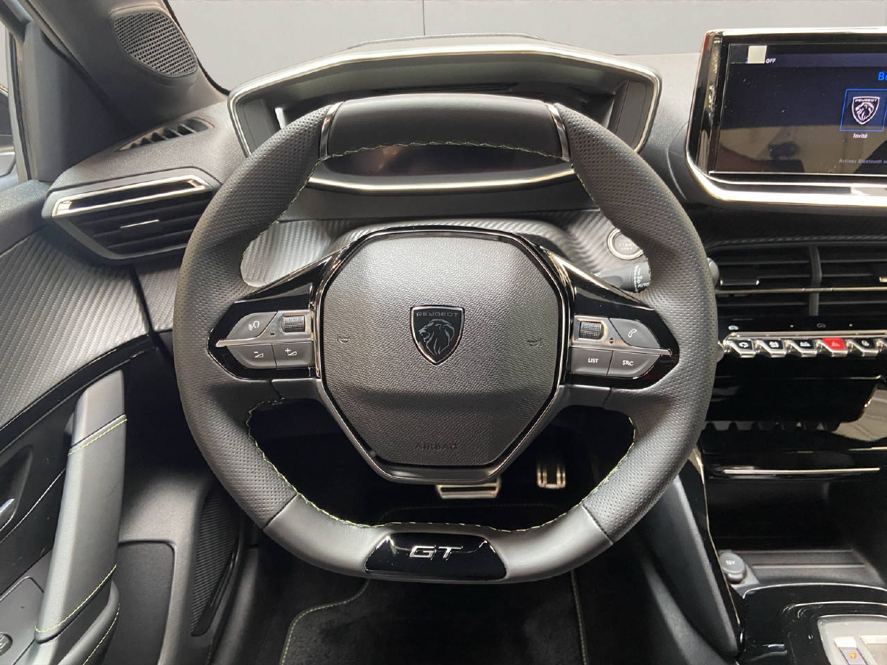 PEUGEOT 208 e-GT-image-8