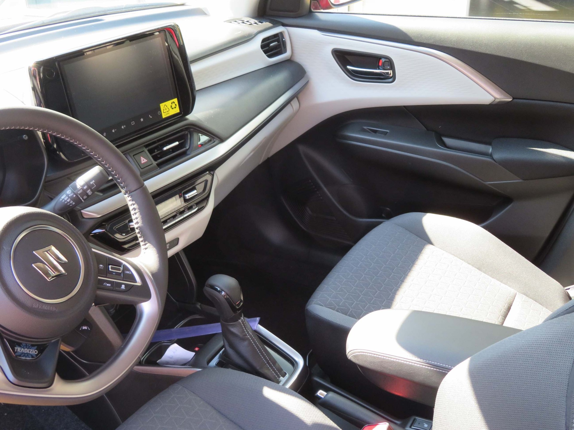 SUZUKI Swift 1.2 Tradizio Top Hybrid-image-8